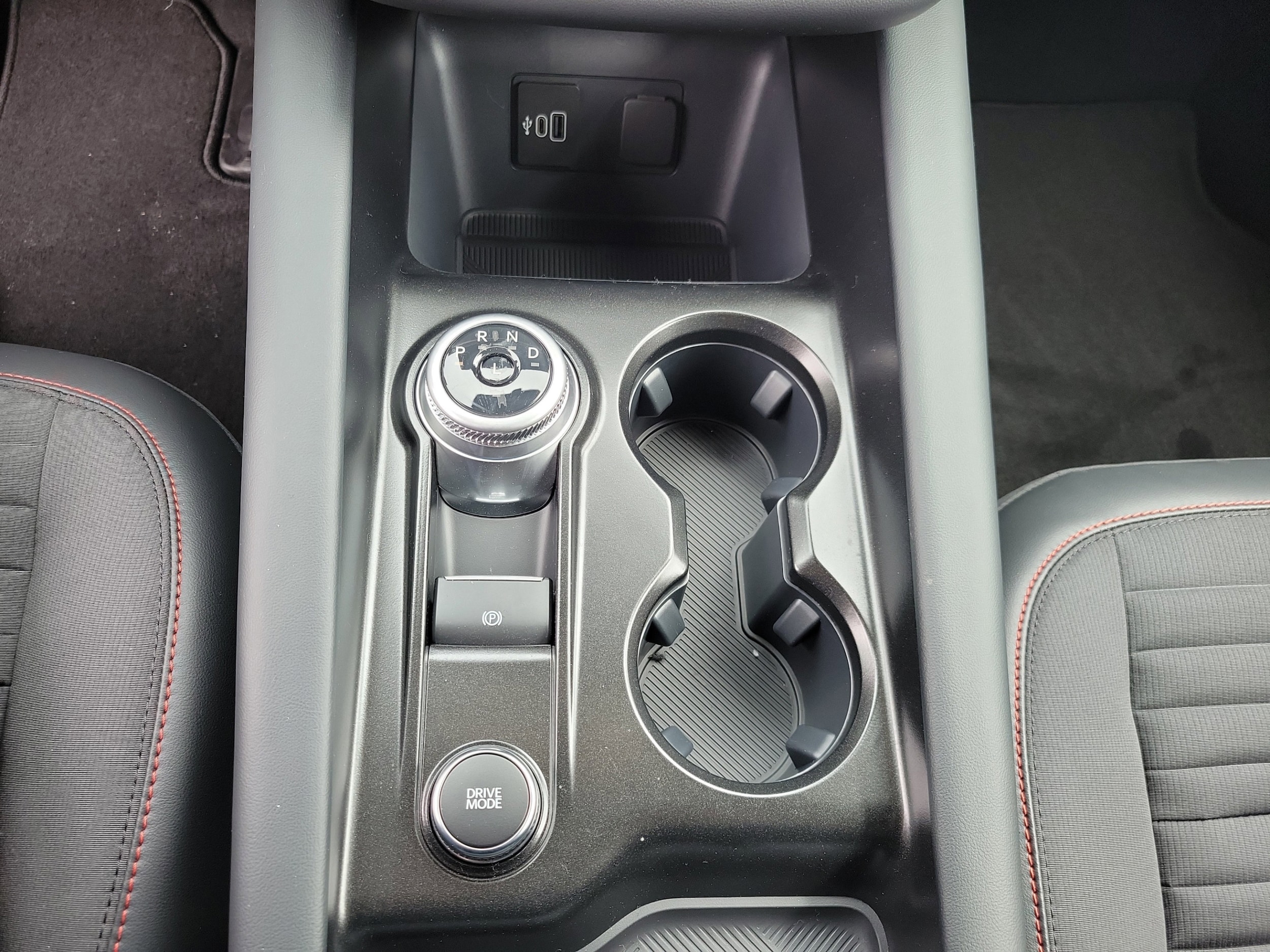 2026 Ford Explorer ST-Line - Photo 19
