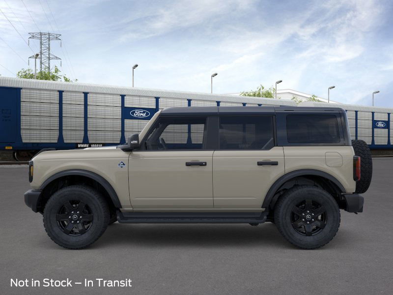2025 Ford Bronco Outer Banks photo 3