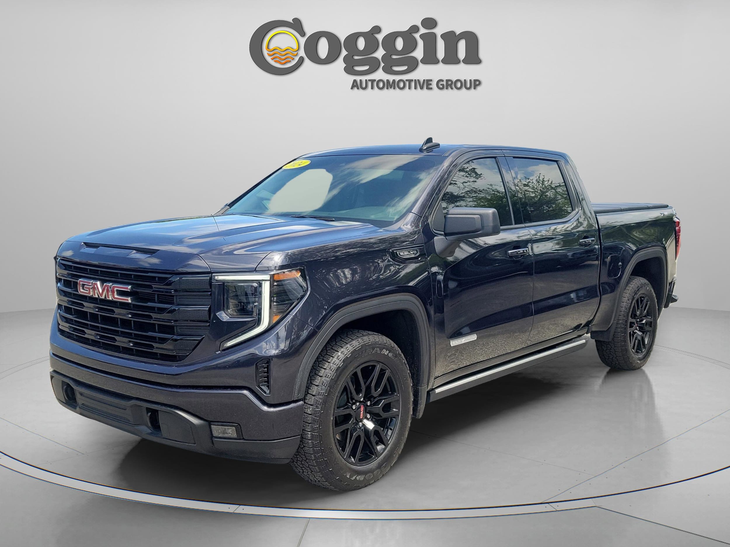 2024 GMC Sierra 4WD Crew Cab Standard Box Elevation's photo