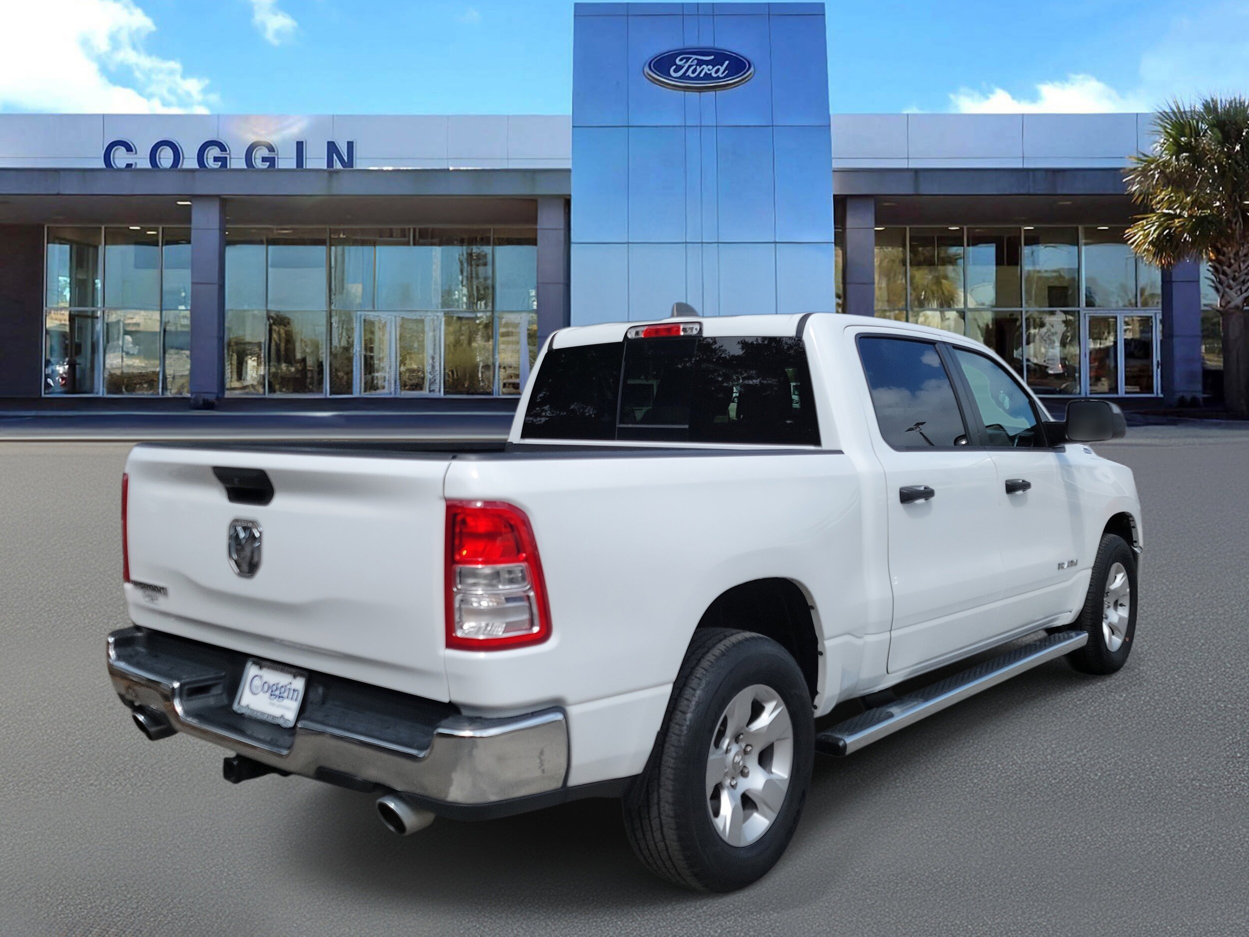 2023 Ram 1500 Big Horn photo 3