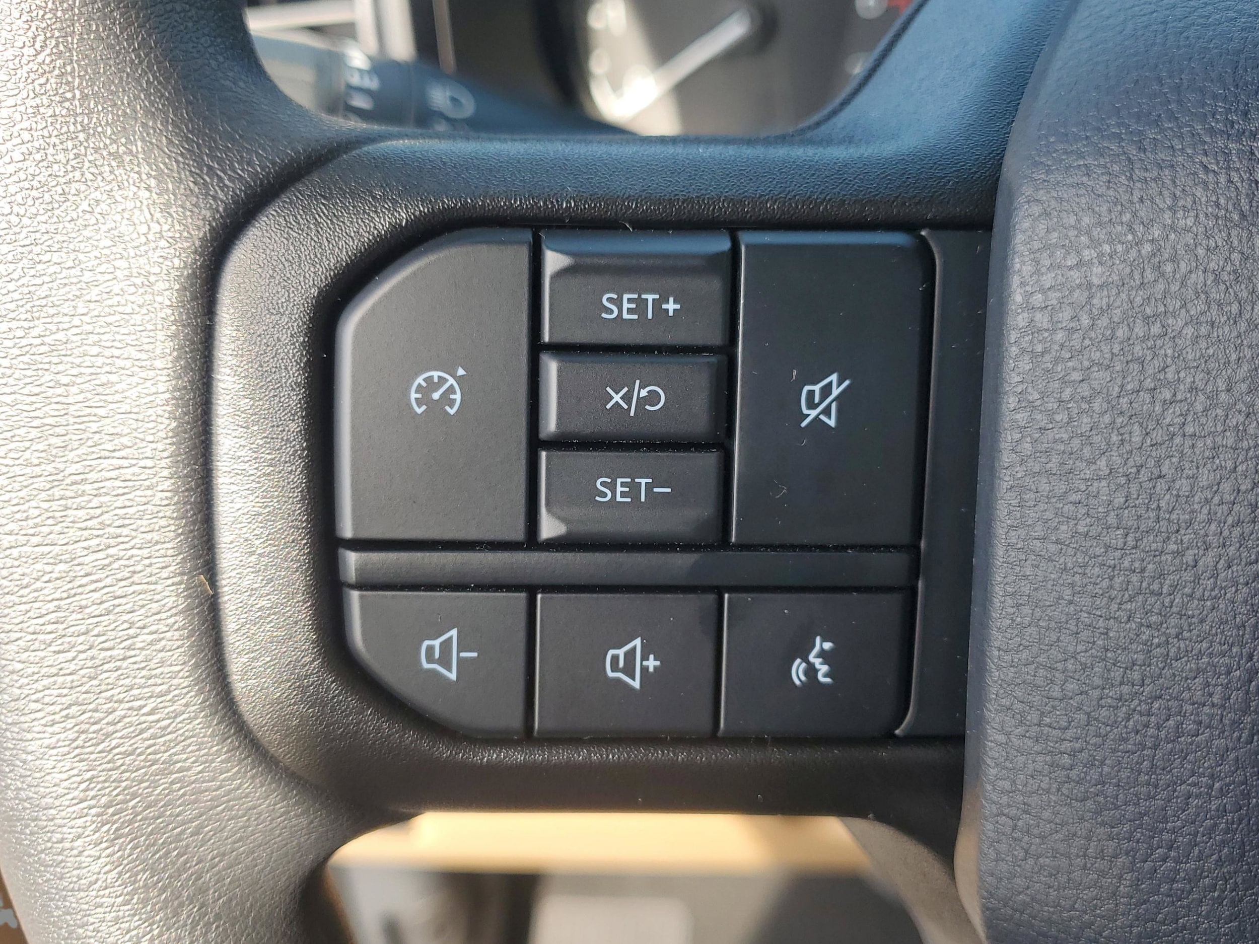 2025 Ford F-350 Super Duty XLT - Photo 22