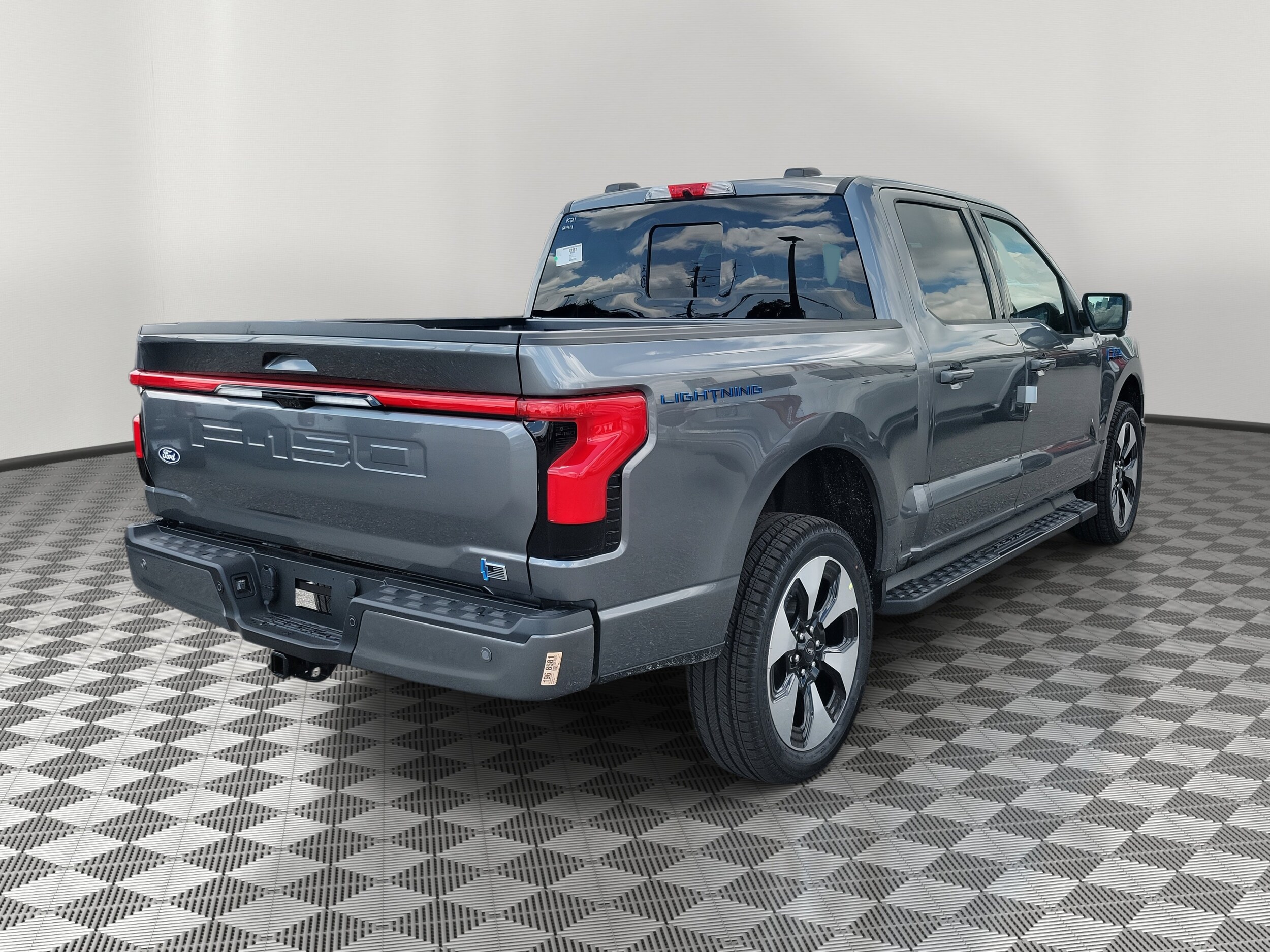 2025 Ford F-150 Lightning Platinum photo 3