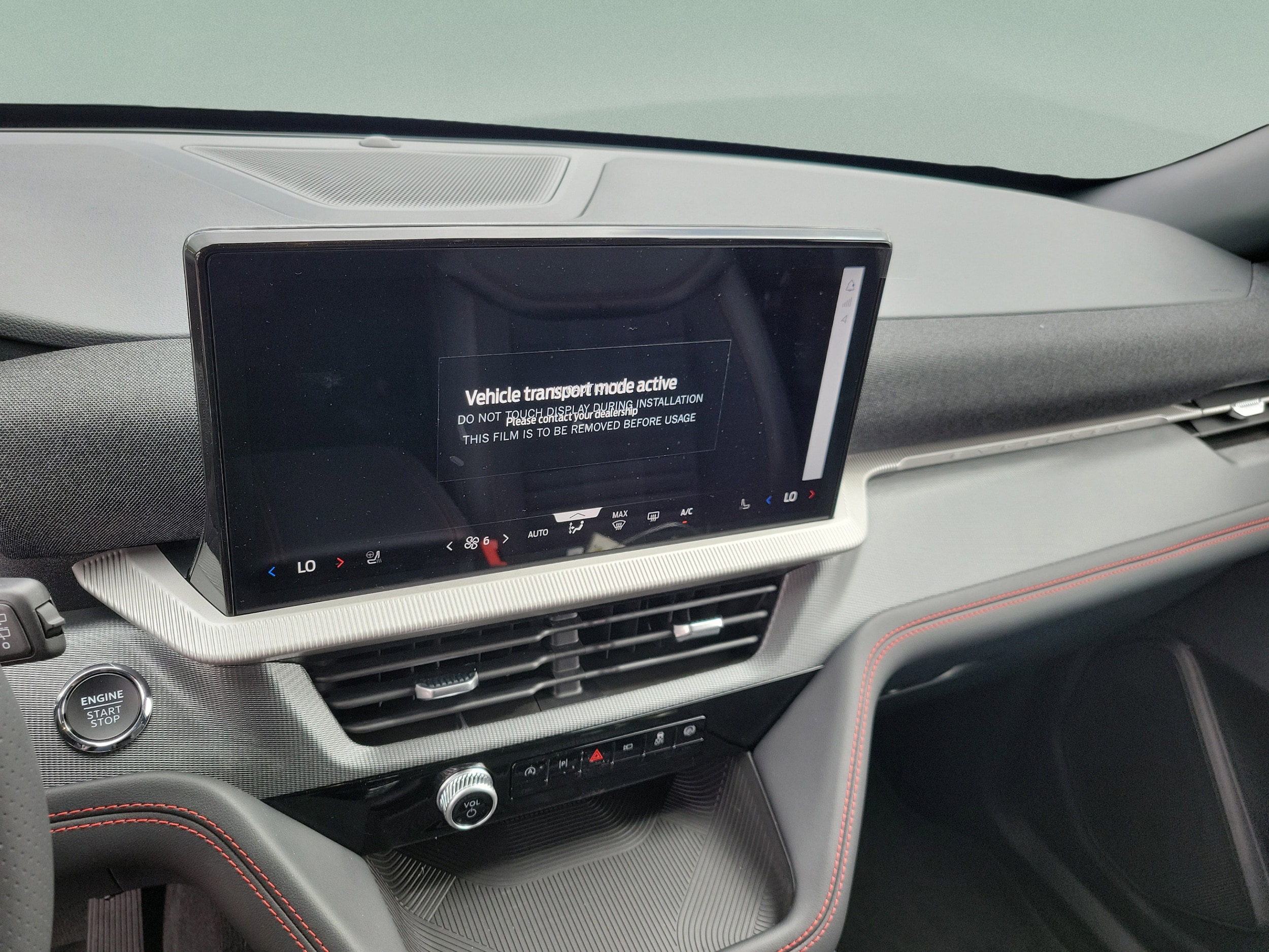 2026 Ford Explorer ST-Line - Photo 17