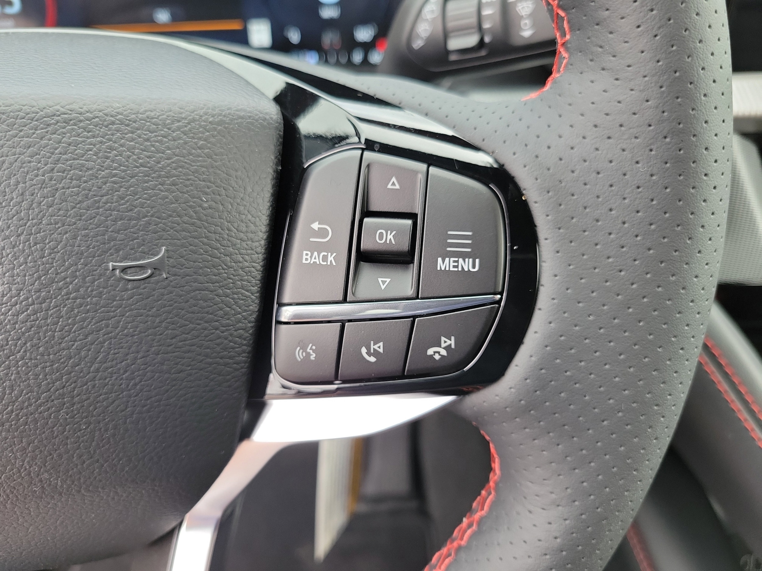2026 Ford Explorer ST-Line - Photo 13