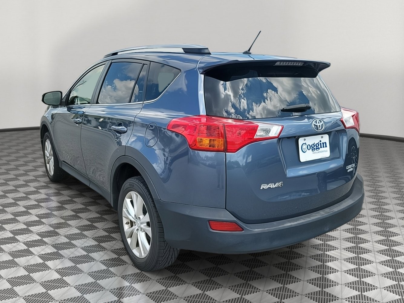 Used 2013 Toyota RAV4 Limited with VIN JTMDFREV4DD042694 for sale in Jacksonville, FL