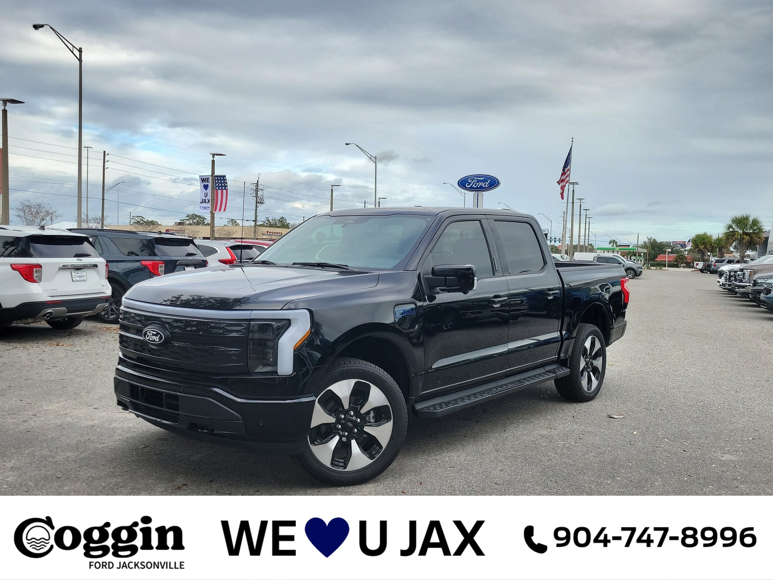 2025 Ford F-150 Lightning Platinum's photo