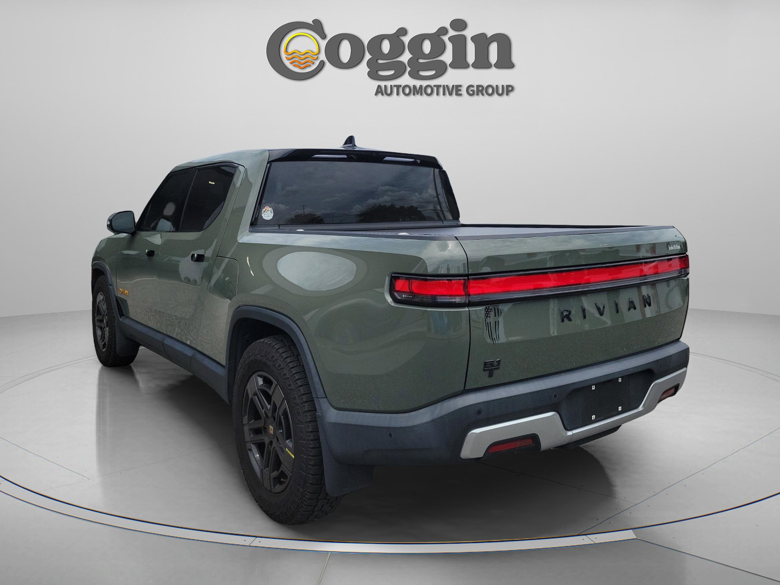 Used 2022 Rivian R1T Launch Edition with VIN 7FCTGAALXNN004794 for sale in Jacksonville, FL