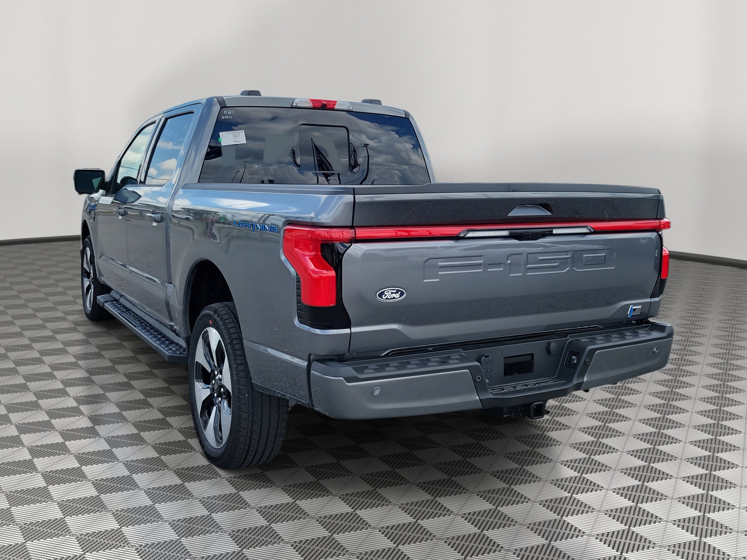2025 Ford F-150 Lightning Platinum photo 2