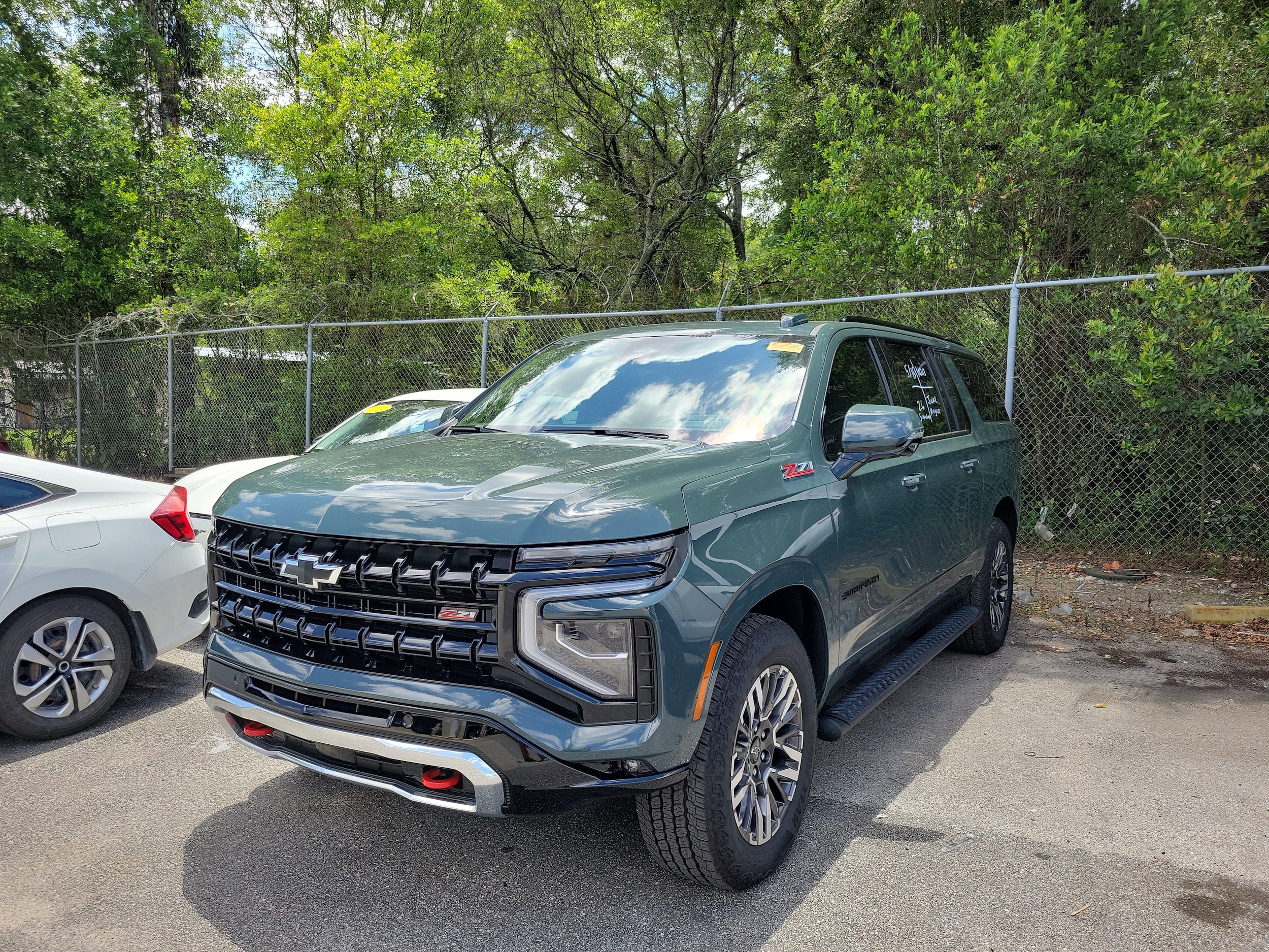2026 Chevrolet Suburban Z71 4WD's photo