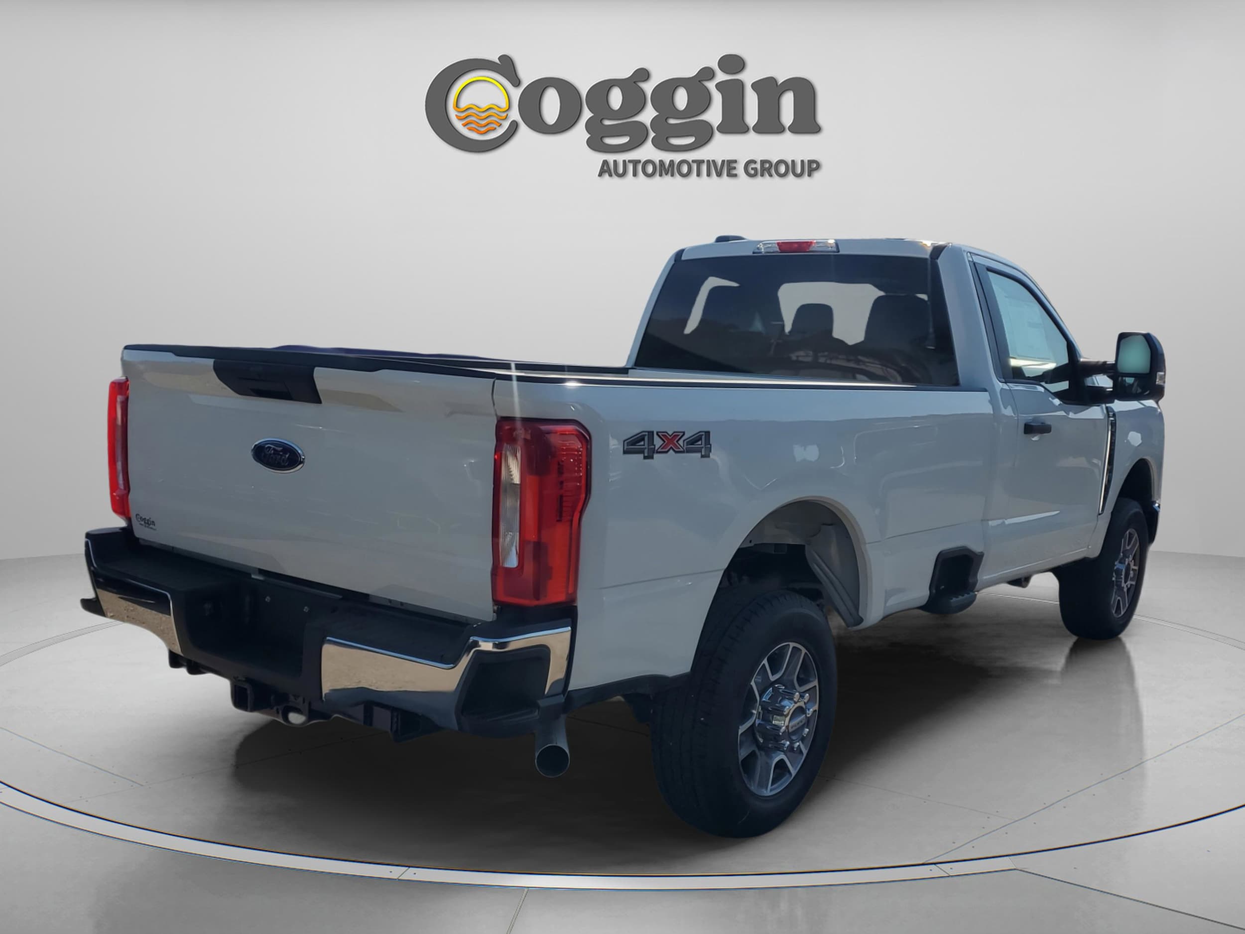 2025 Ford F-350 Super Duty XLT - Photo 6