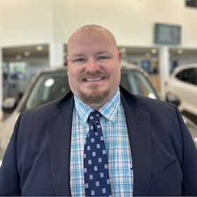 Staff member Josh Bessent from ID_772ca5f0e884