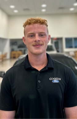 Staff member Gabrial Perrin from ID_f56ef912f26e