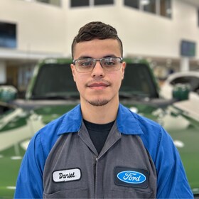 Staff member Daniel Mayorga from ID_020fb3baa971