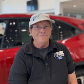 Staff member Donna Mikels from ID_072079e543b7