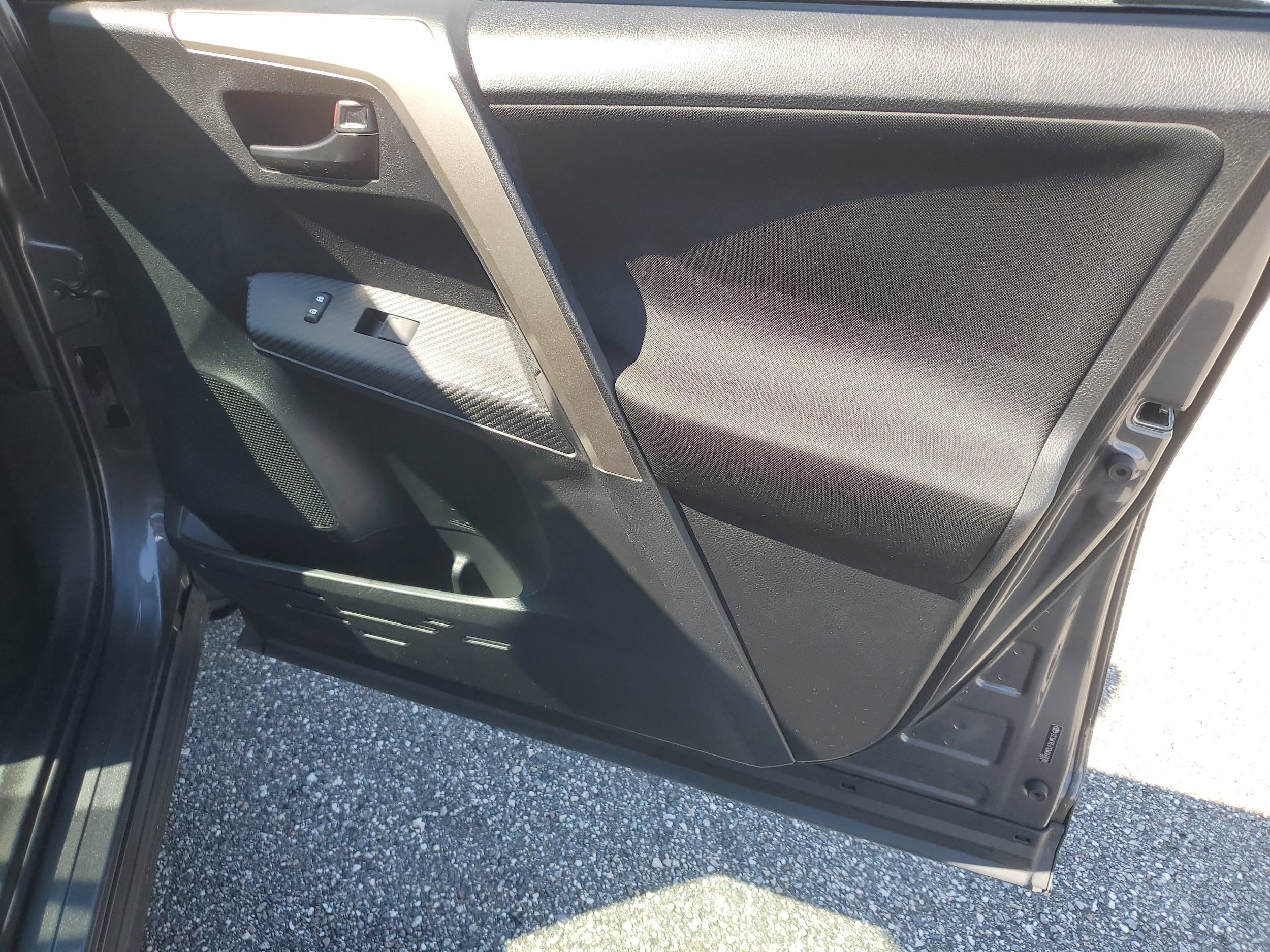2013 Toyota RAV4 XLE photo 4