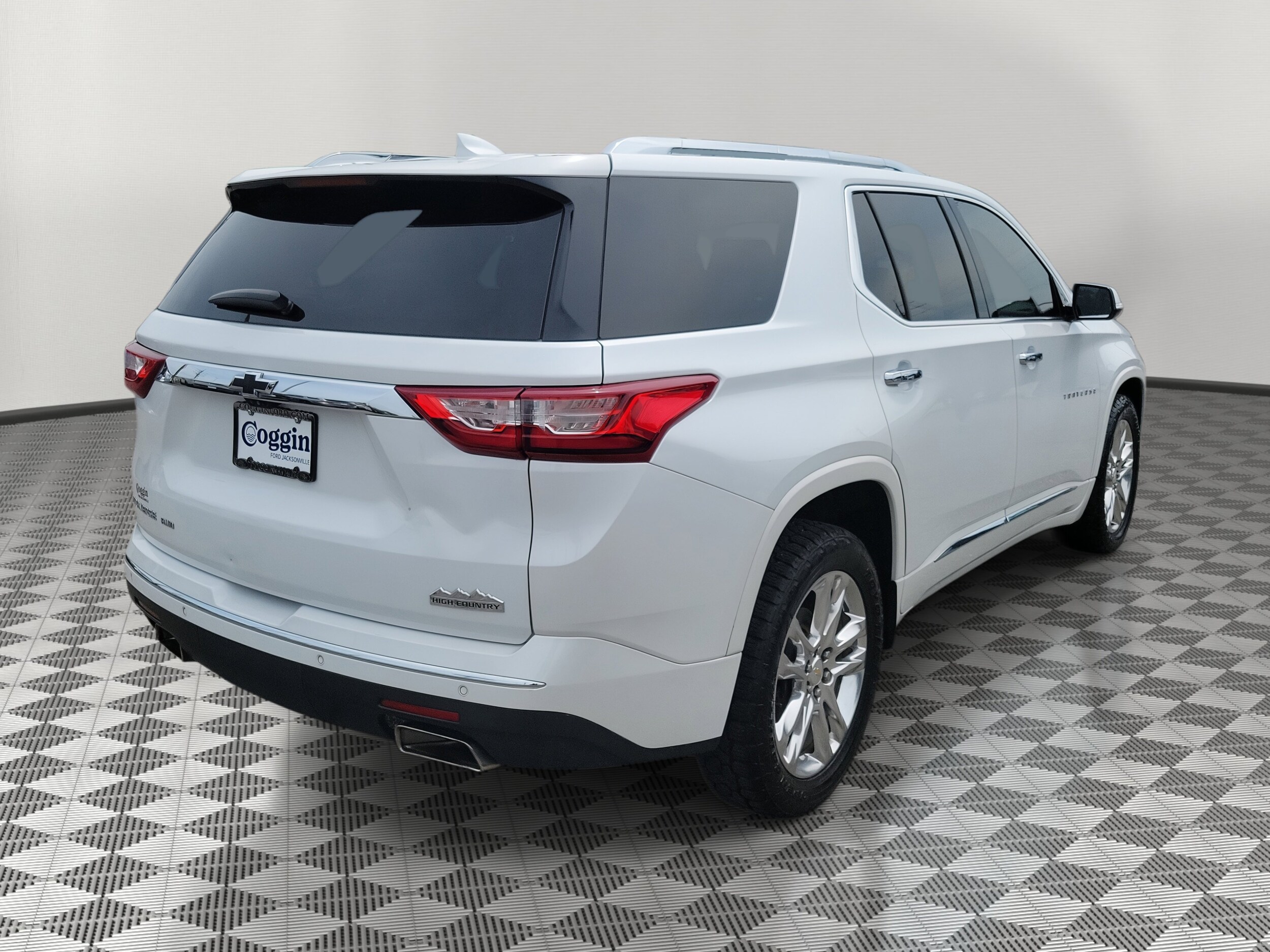 2019 Chevrolet Traverse High Country photo 3