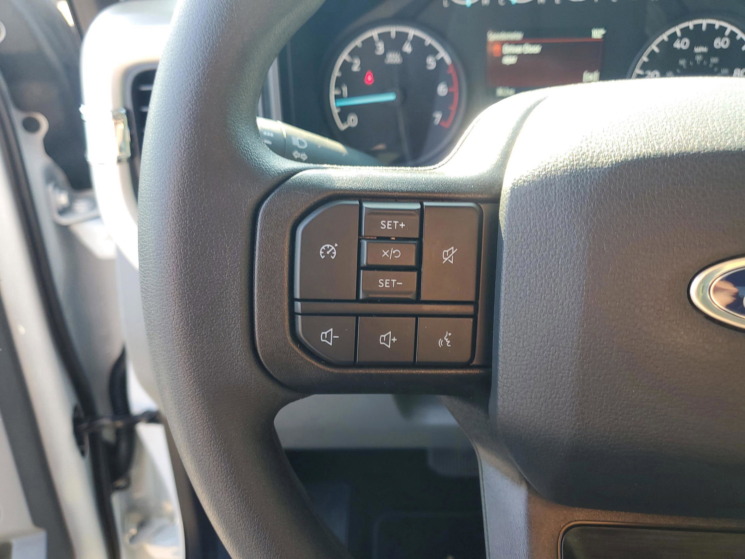 2025 Ford F-350 Super Duty XLT - Photo 13