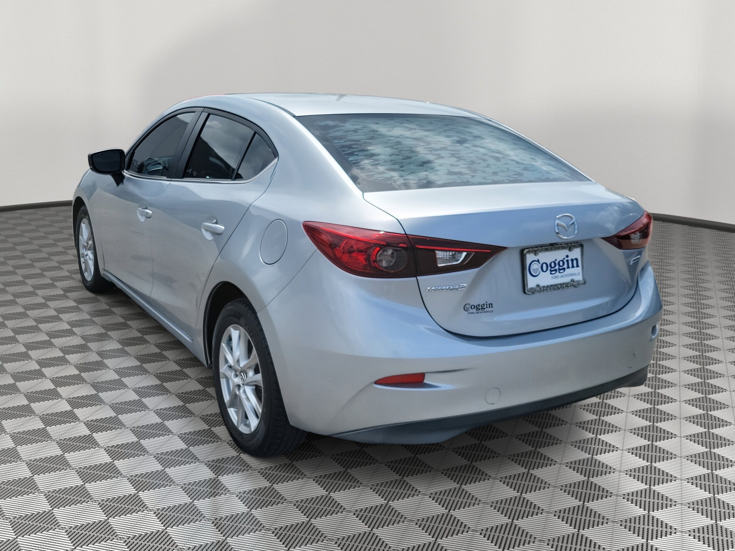 2018 Mazda Mazda3 Sport photo 2