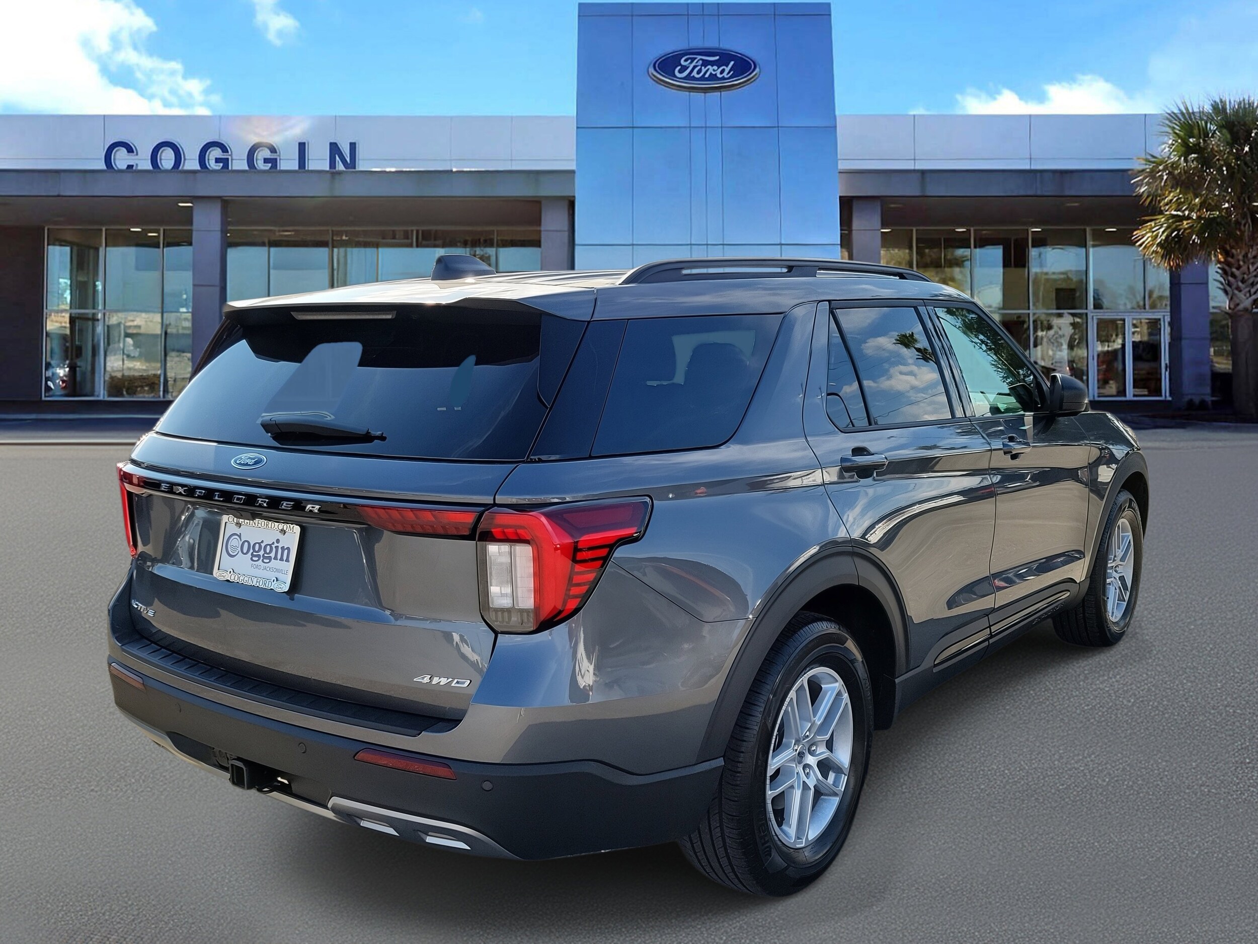 2026 Ford Explorer photo 4