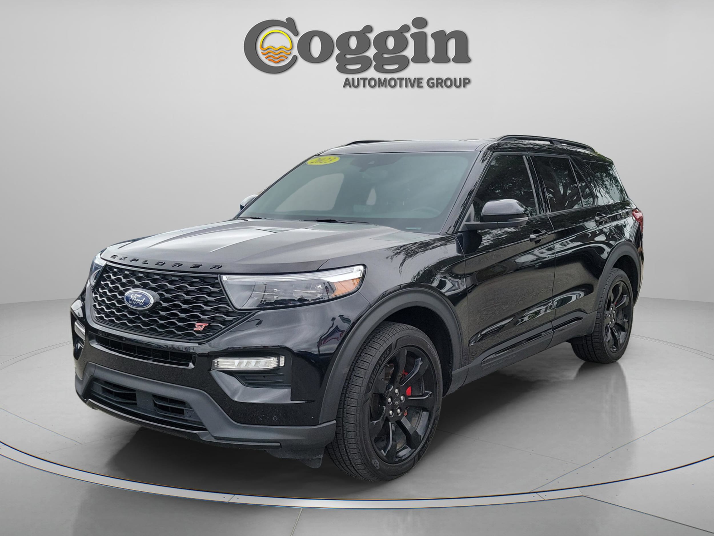 2023 Ford Explorer ST 4WD's photo