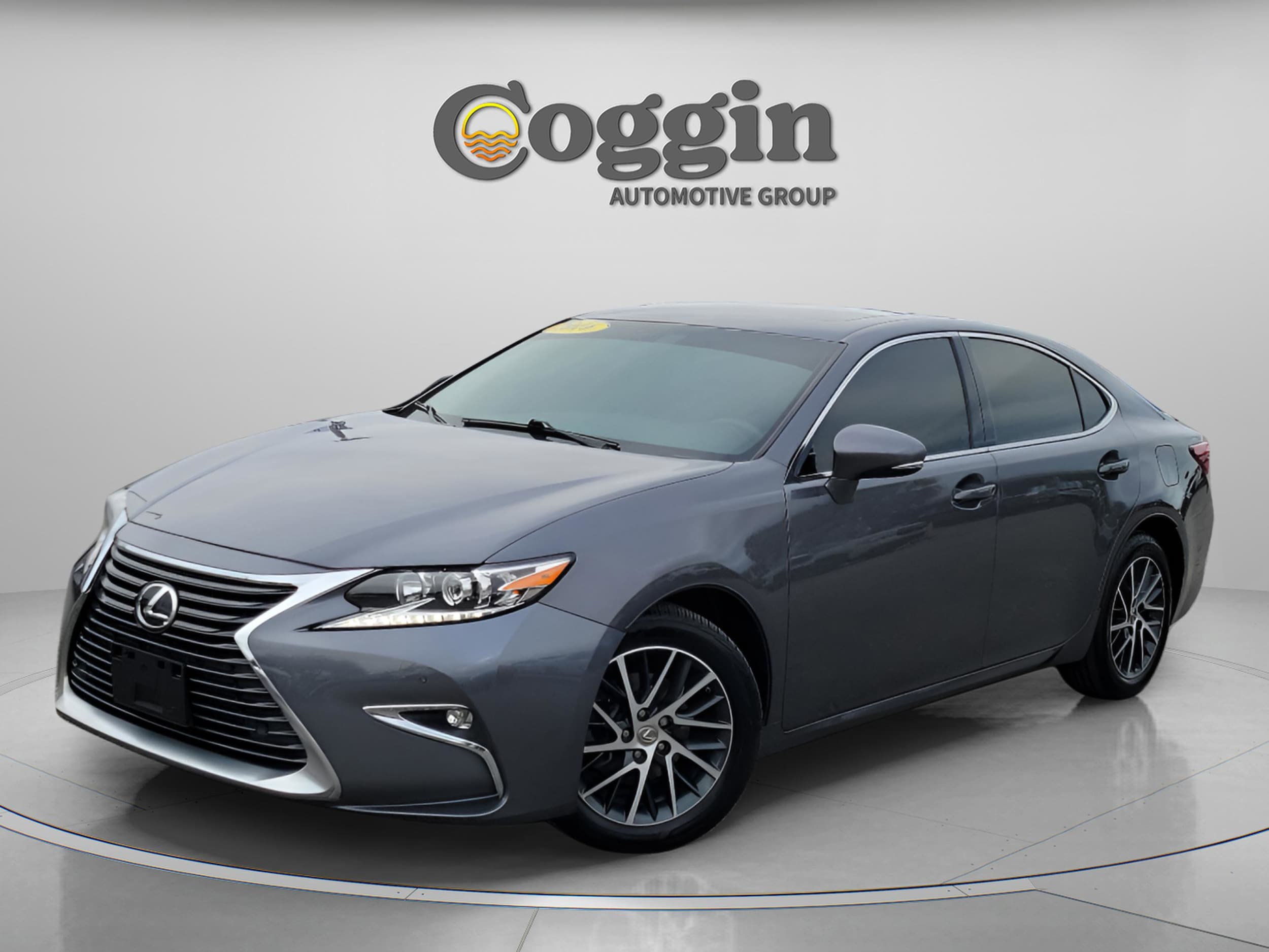 2016 Lexus ES 350's photo