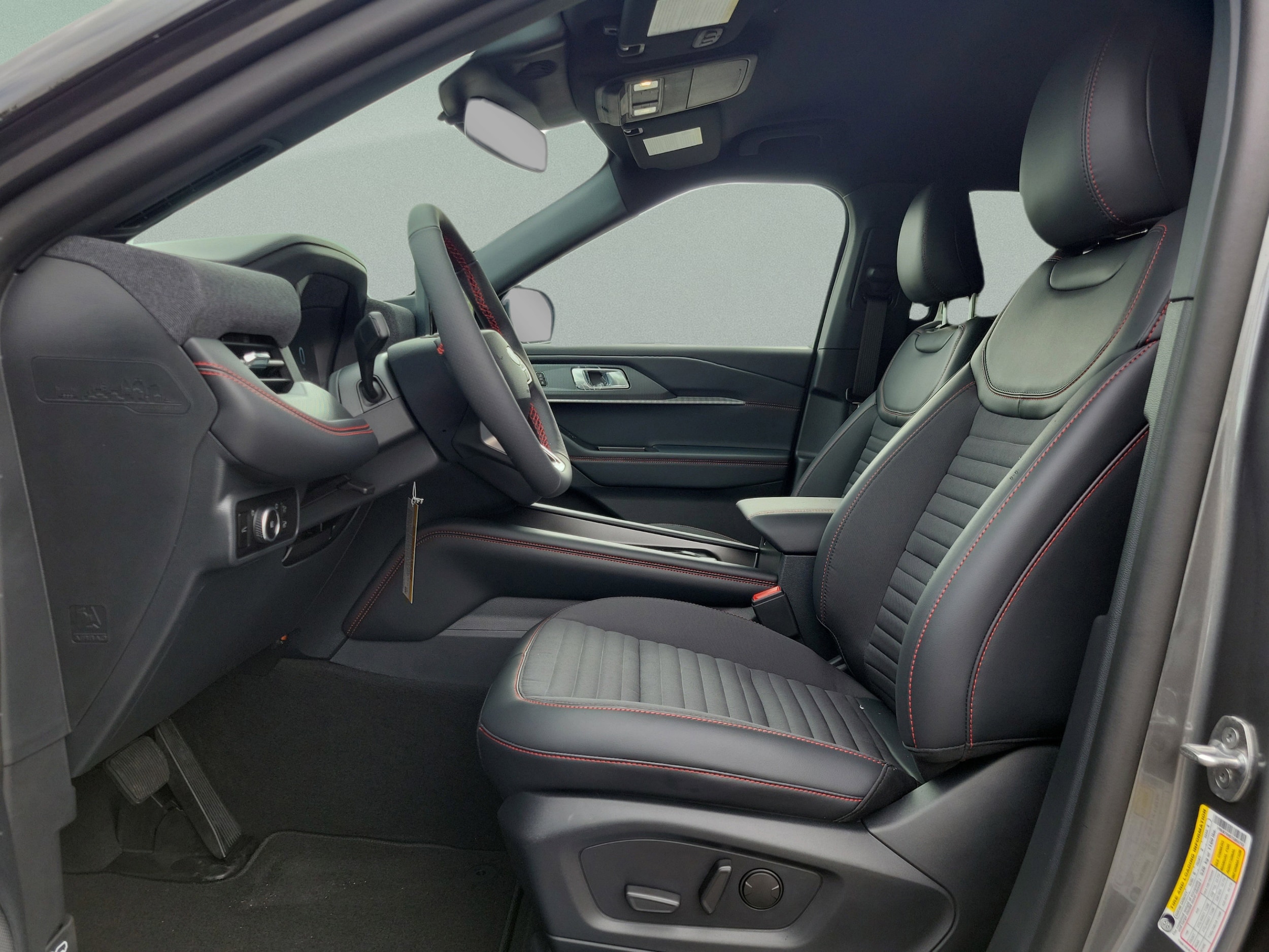 2026 Ford Explorer ST-Line - Photo 15