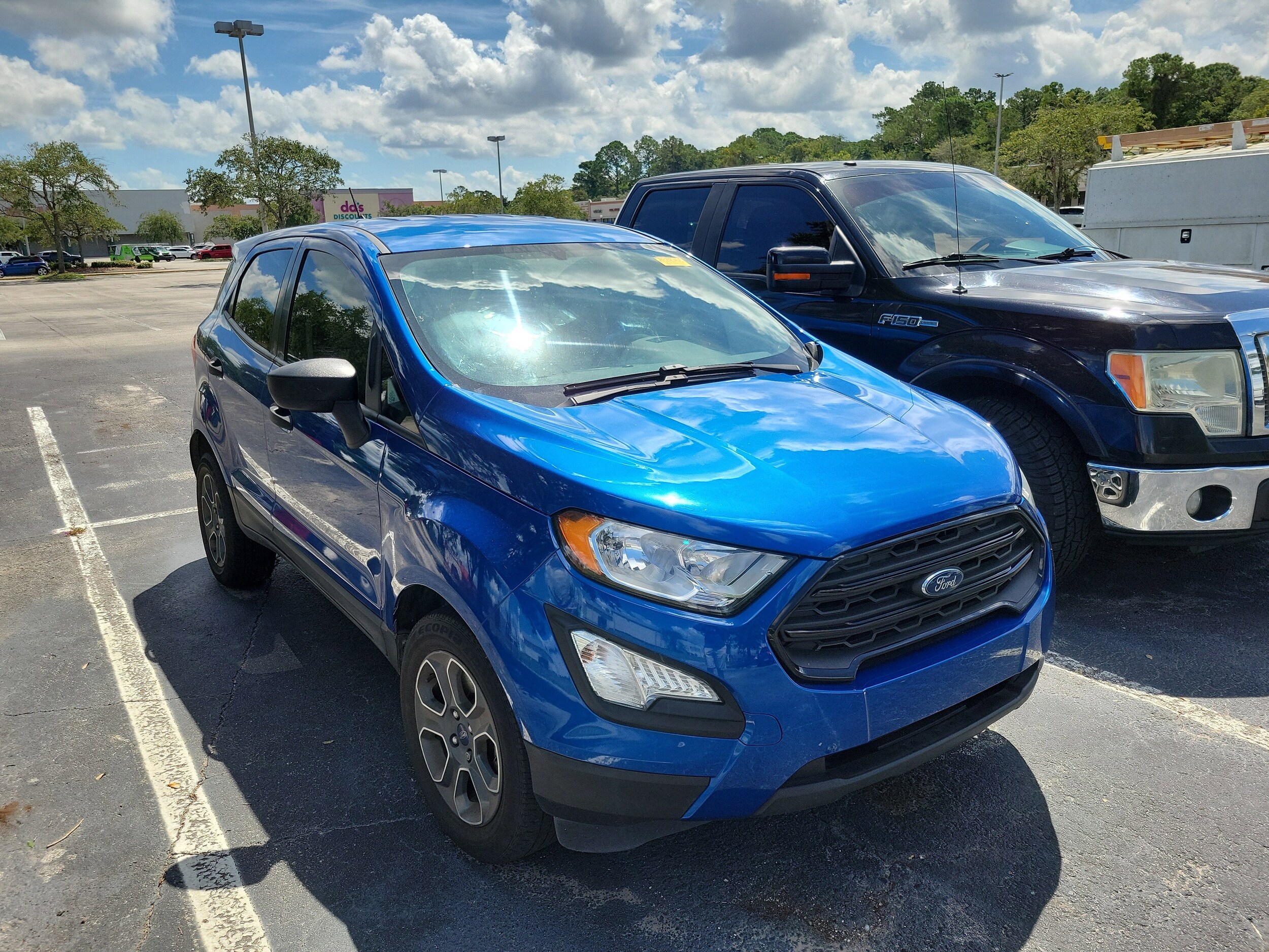 2020 Ford EcoSport S photo 2