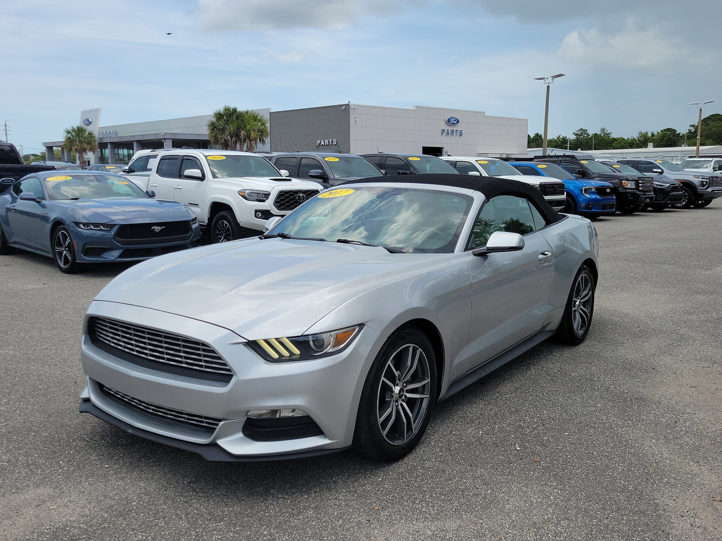 2017 Ford Mustang EcoBoost Convertible Premium's photo