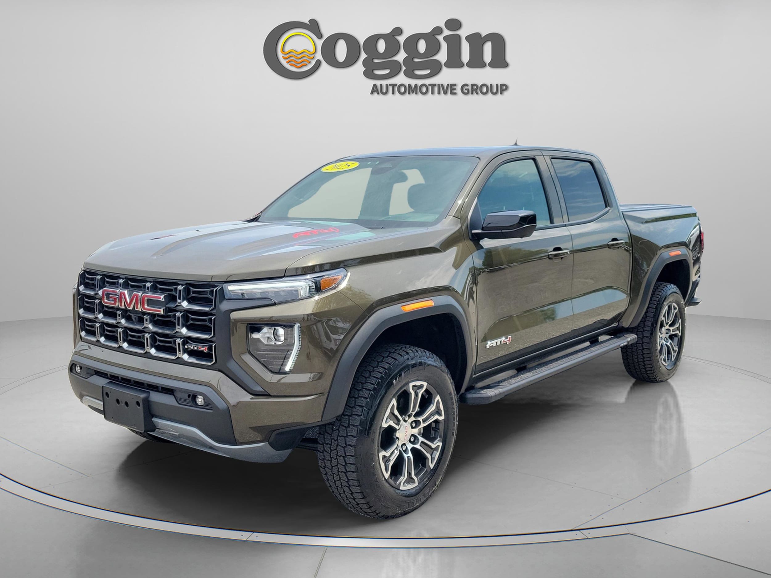 2025 GMC Canyon 4WD AT4 Crew Cab Short Box's photo