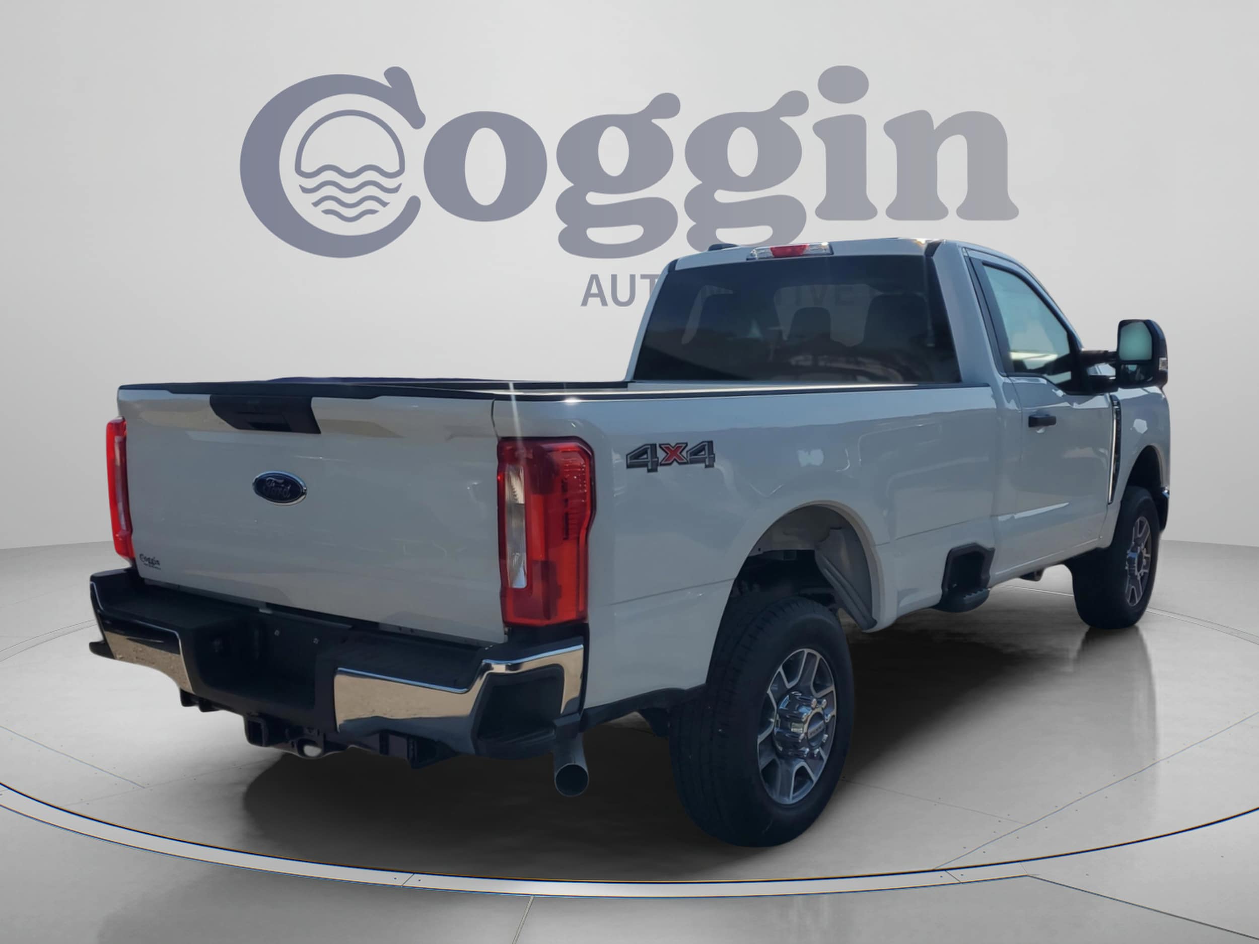 2025 Ford F-350 Super Duty XLT - Photo 6