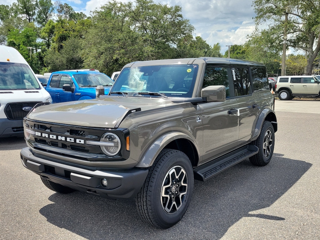 New 2026 Ford Bronco Outer Banks SUV