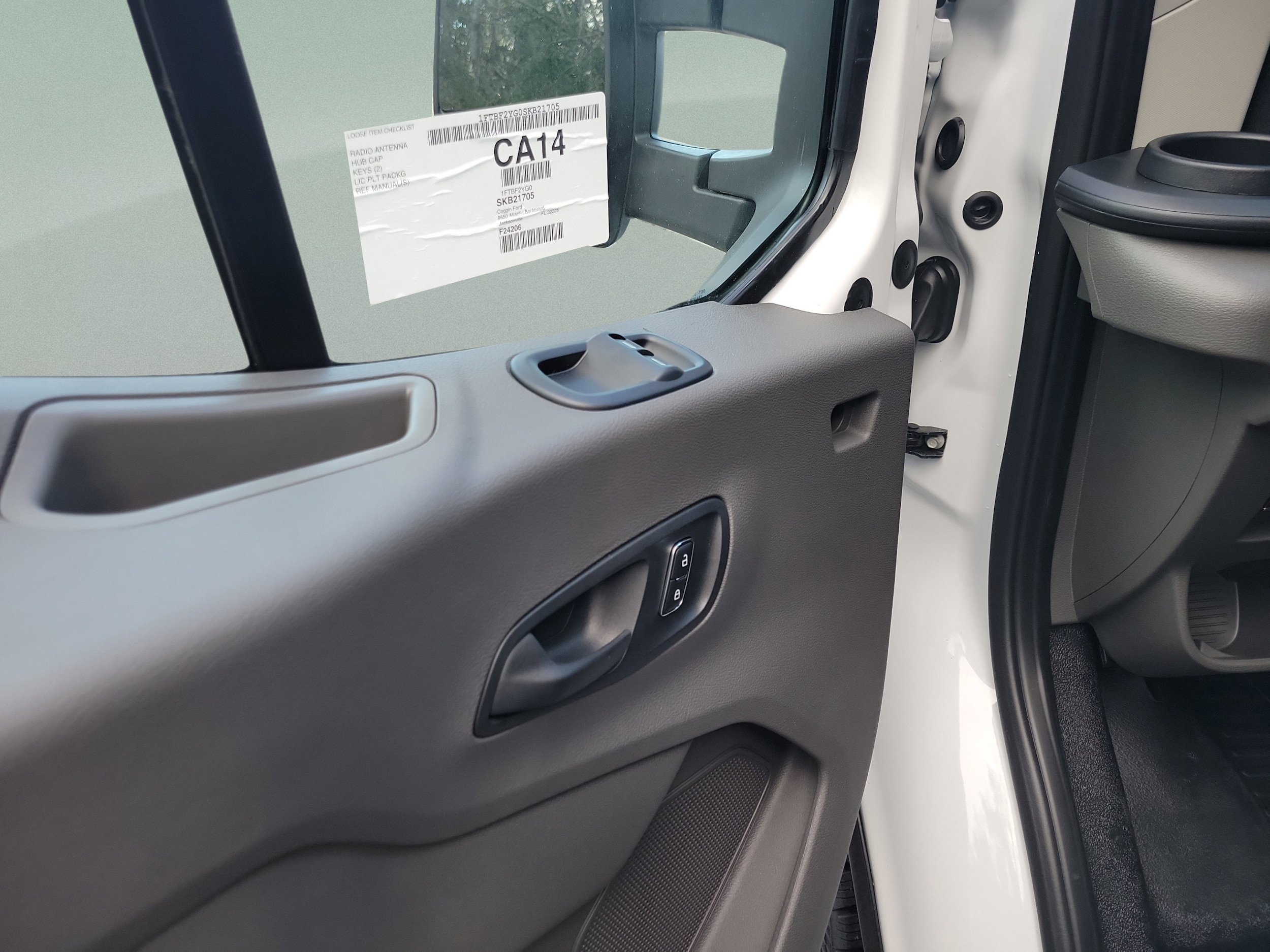 2025 Ford Transit Van Base - Photo 8