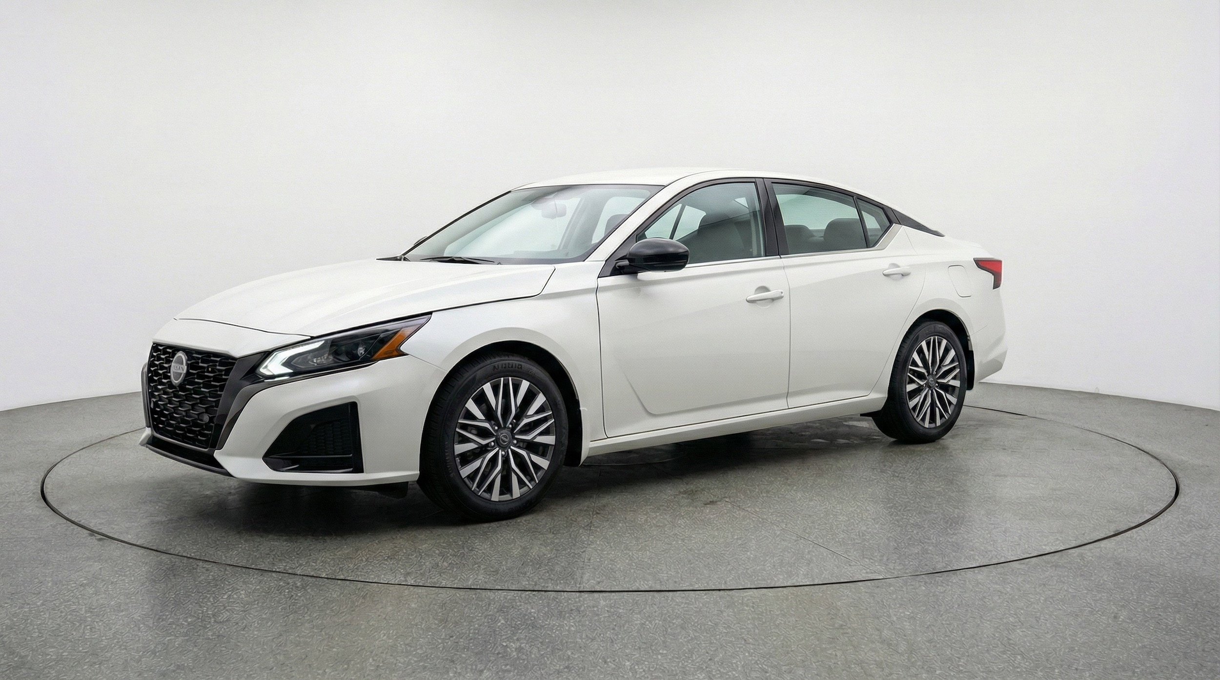 Thumbnail: 2025 Nissan Altima - 3
