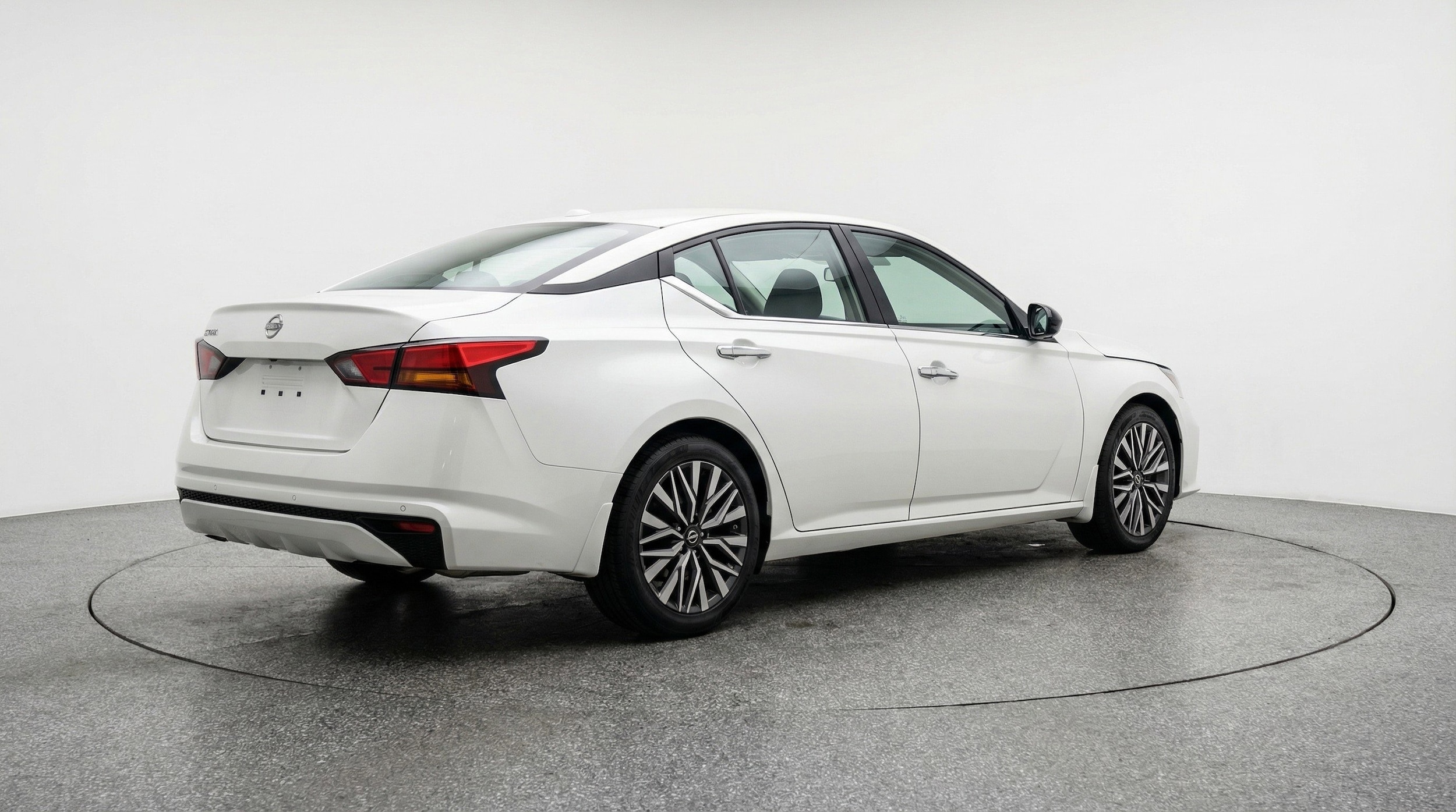 Thumbnail: 2025 Nissan Altima - 9