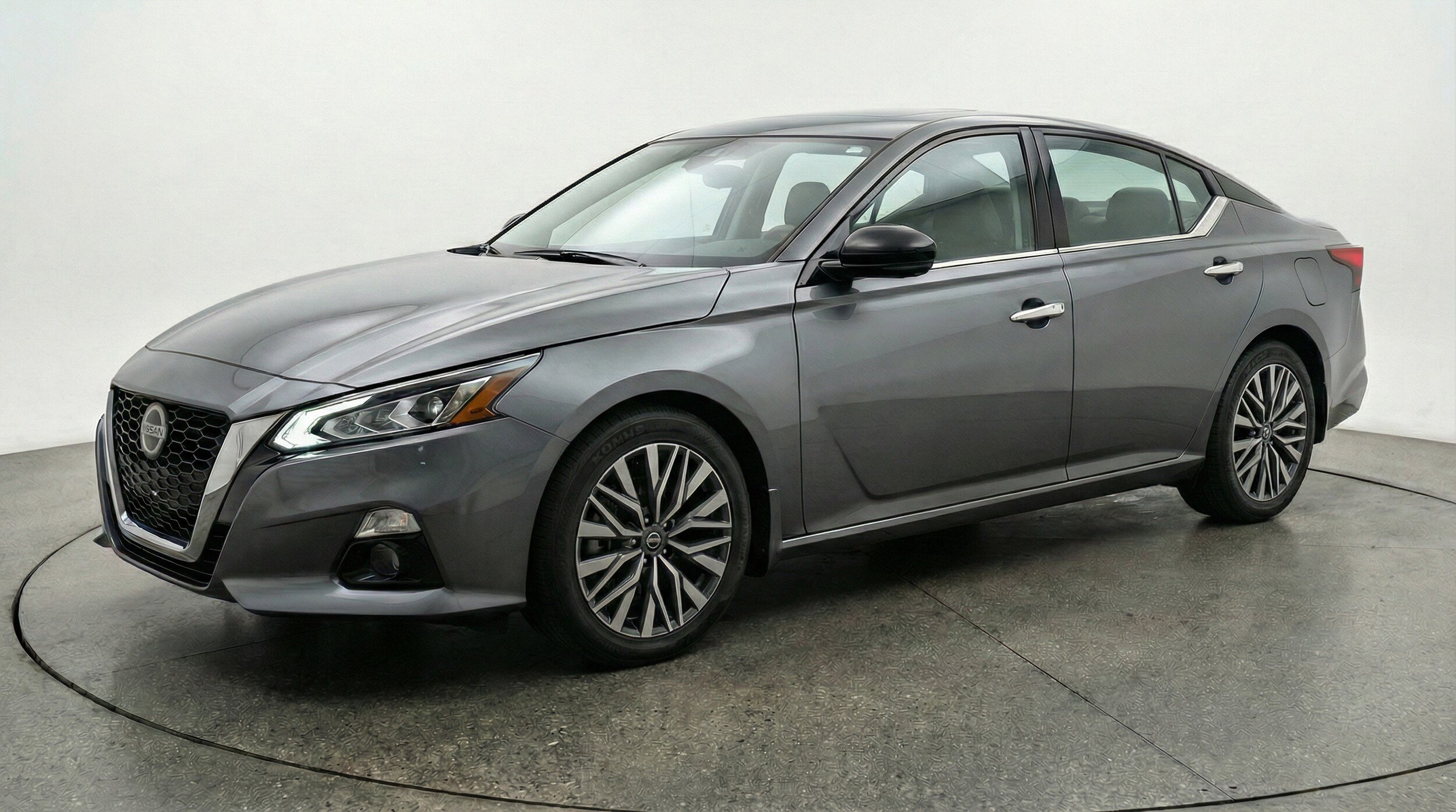 Thumbnail: 2025 Nissan Altima - 3