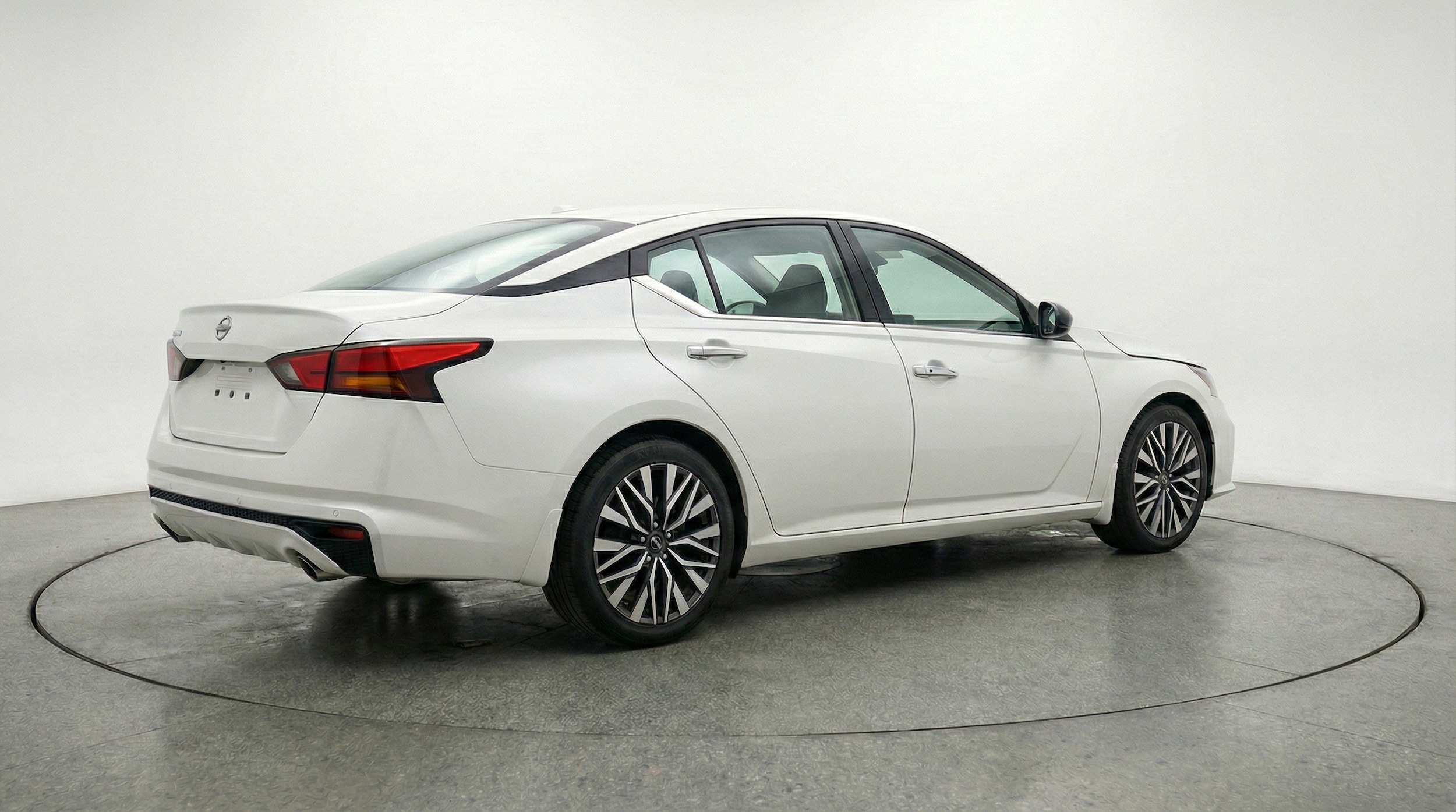 Thumbnail: 2025 Nissan Altima - 9