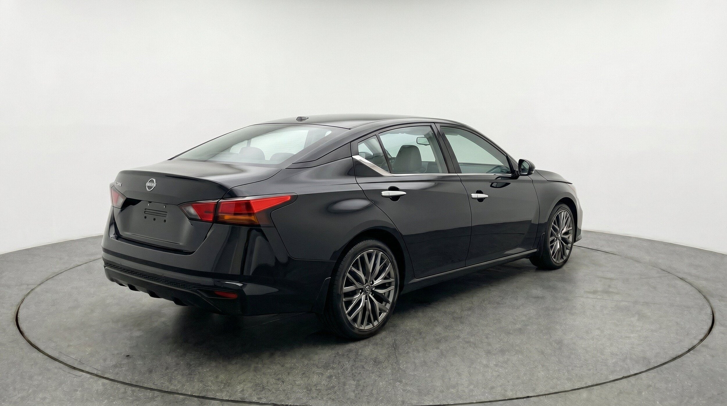 Thumbnail: 2025 Nissan Altima - 9
