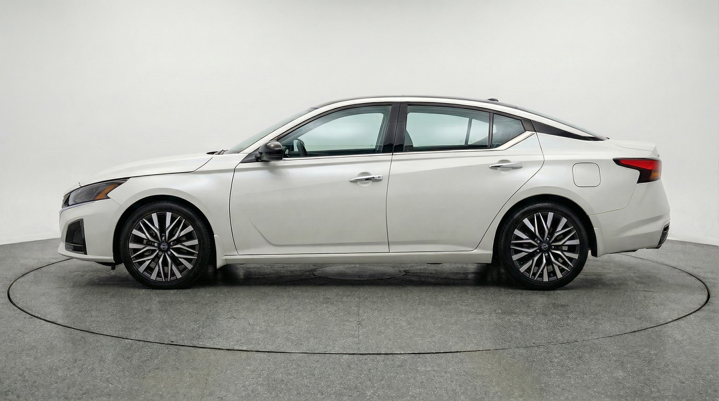 Thumbnail: 2025 Nissan Altima - 4