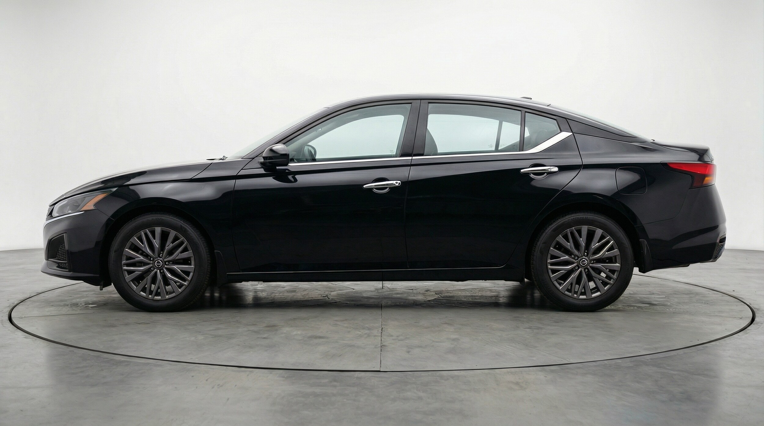 Thumbnail: 2025 Nissan Altima - 4