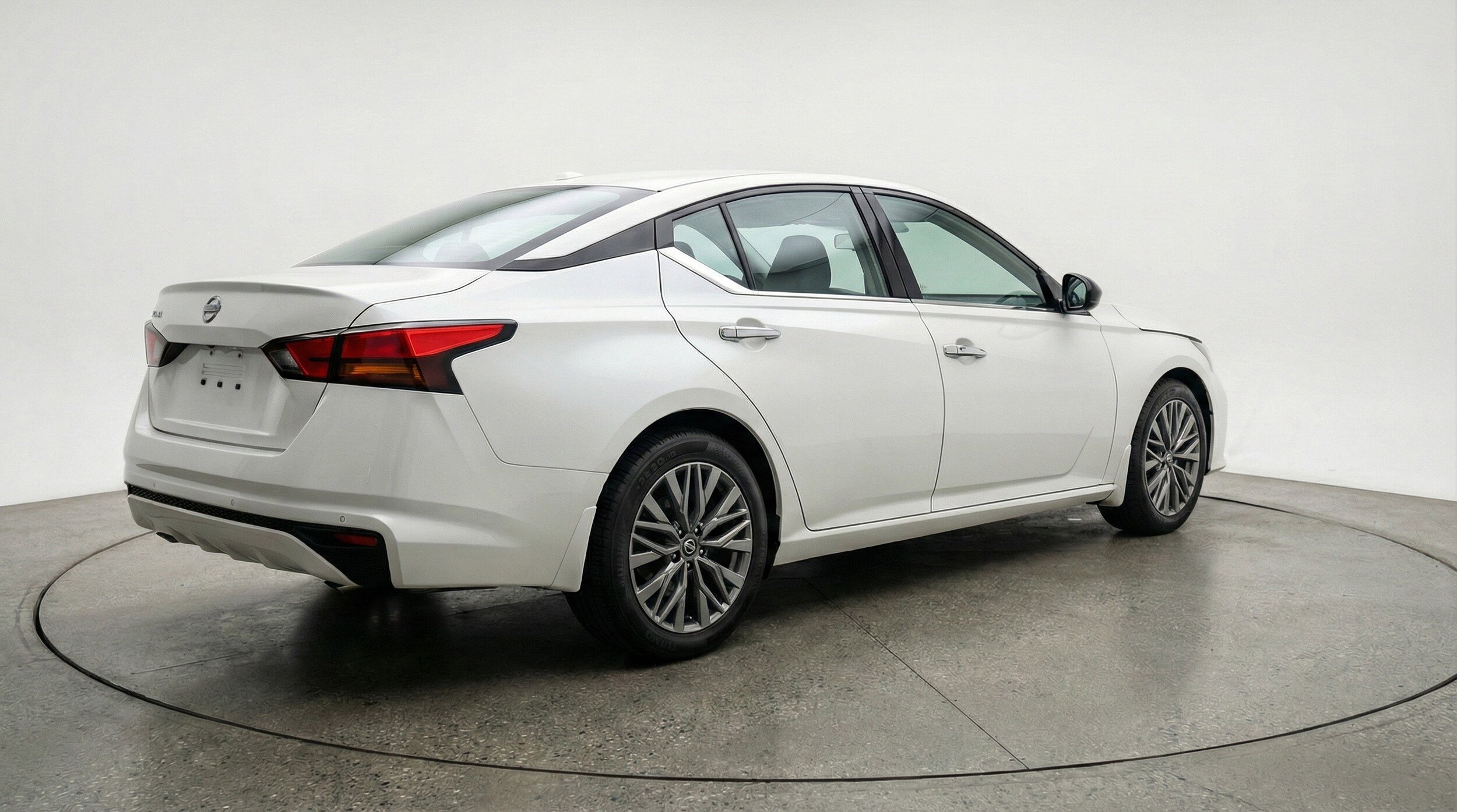 Thumbnail: 2025 Nissan Altima - 9