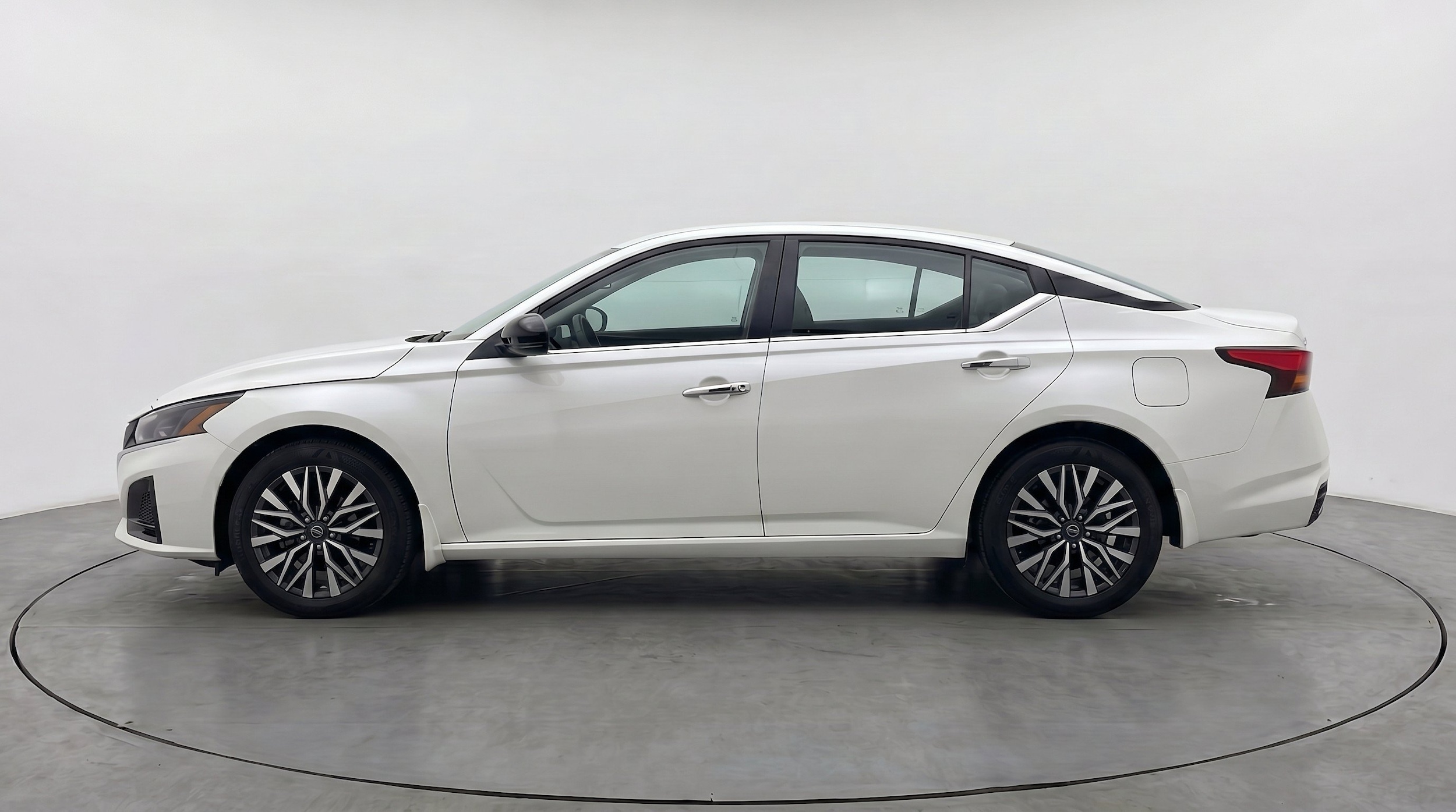 Thumbnail: 2025 Nissan Altima - 5