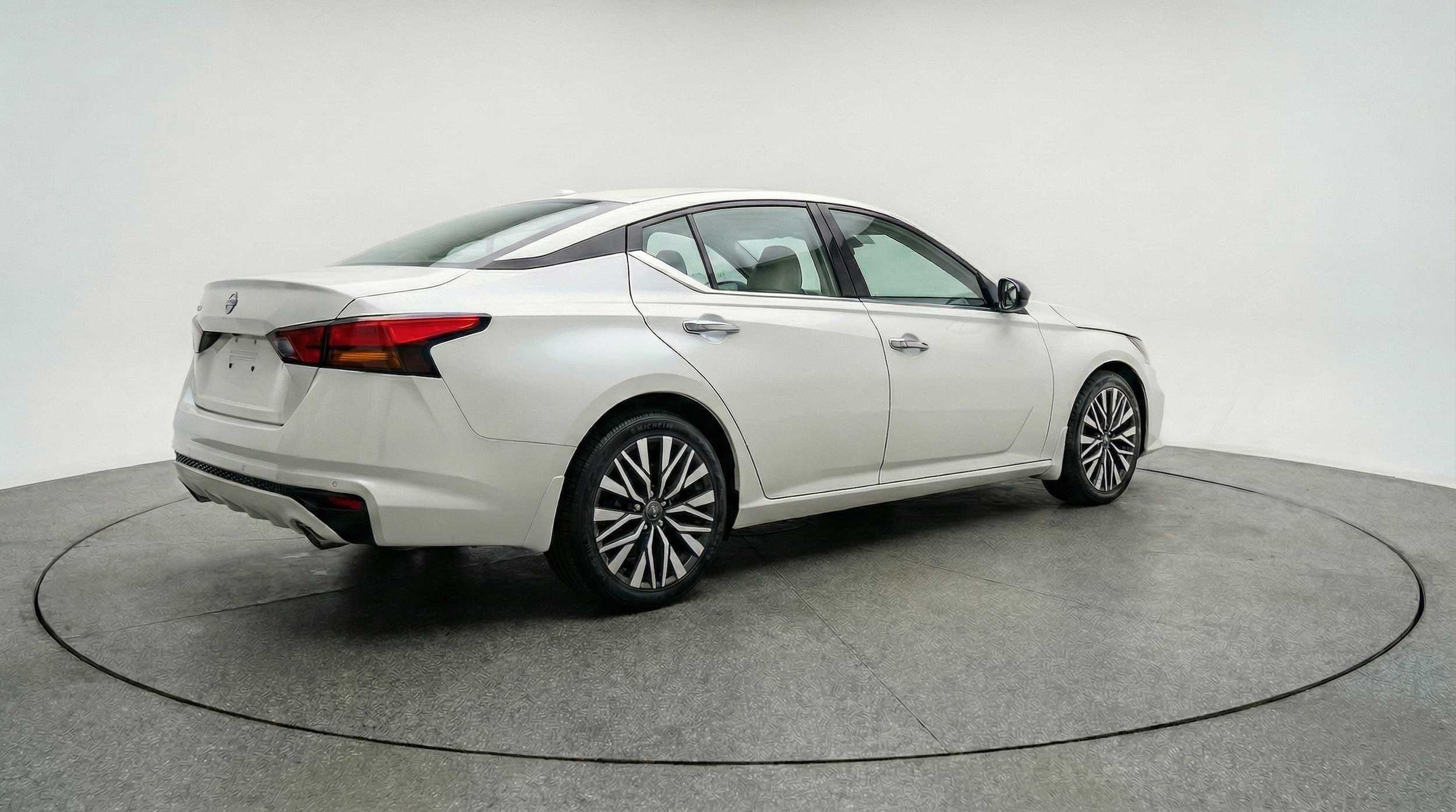 Thumbnail: 2025 Nissan Altima - 9