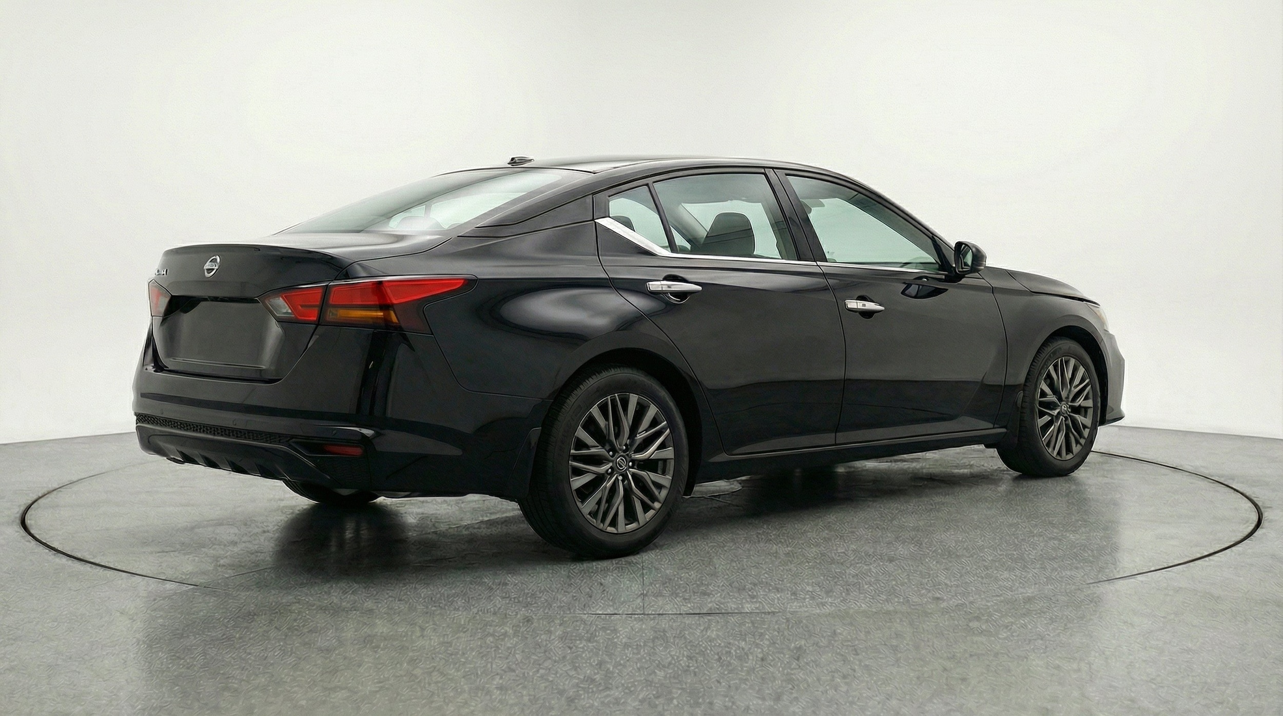 Thumbnail: 2025 Nissan Altima - 9