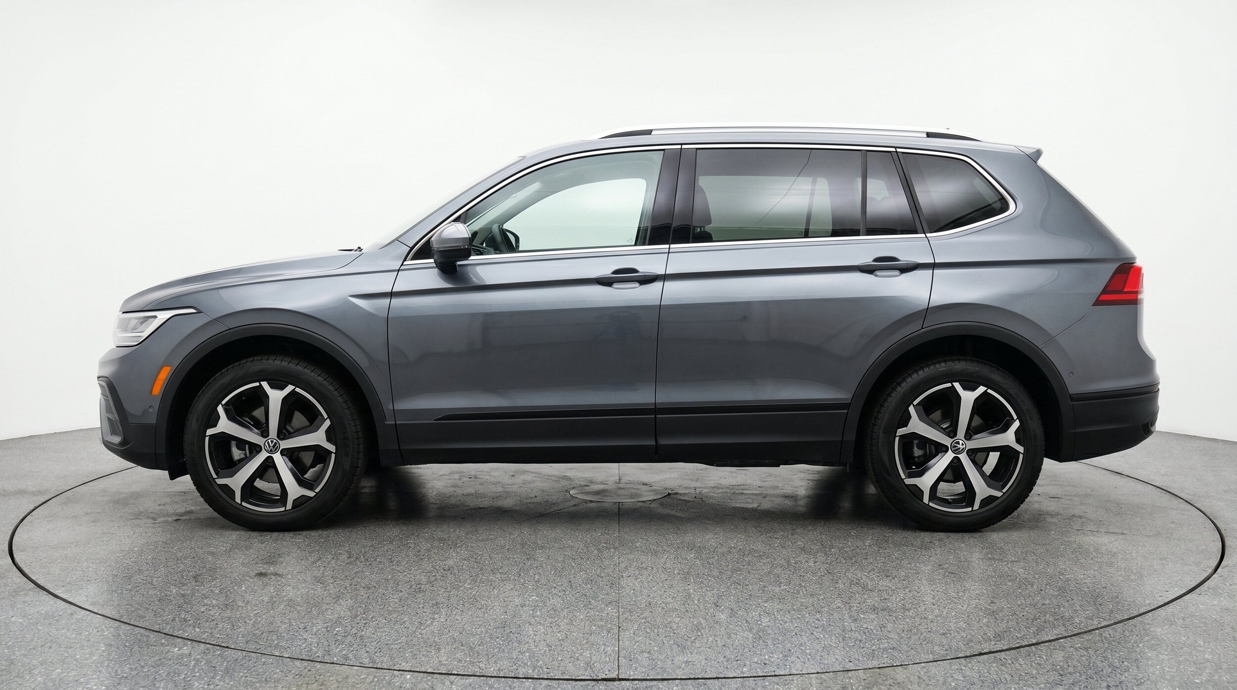 Thumbnail: 2026 Volkswagen Tiguan - 5