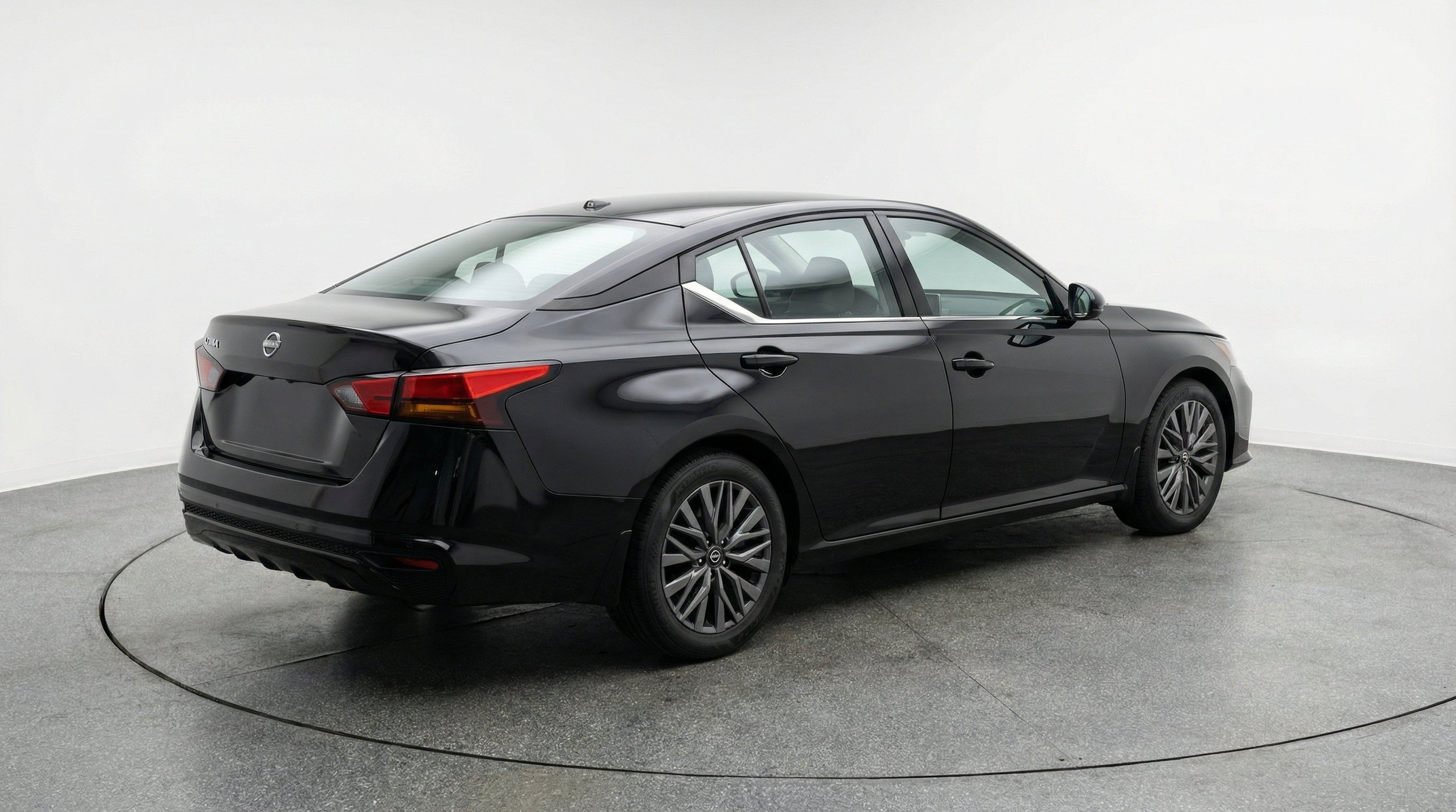 Thumbnail: 2025 Nissan Altima - 9