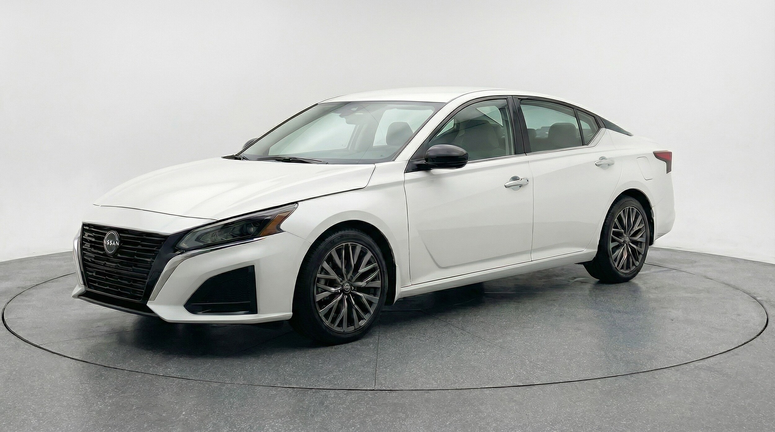 Thumbnail: 2025 Nissan Altima - 3