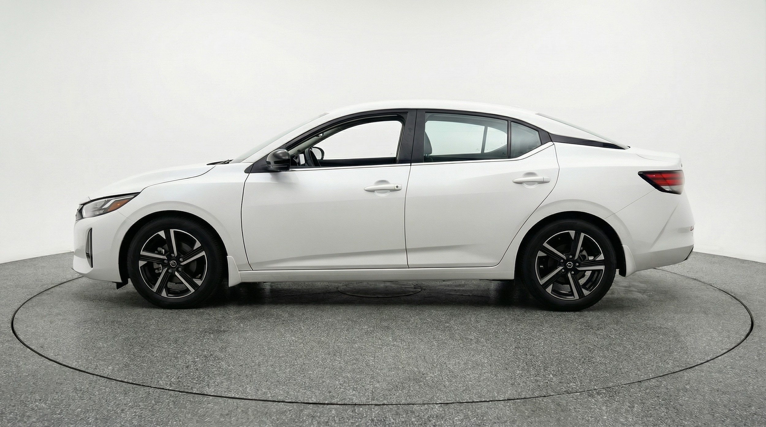 Thumbnail: 2025 Nissan Sentra - 4