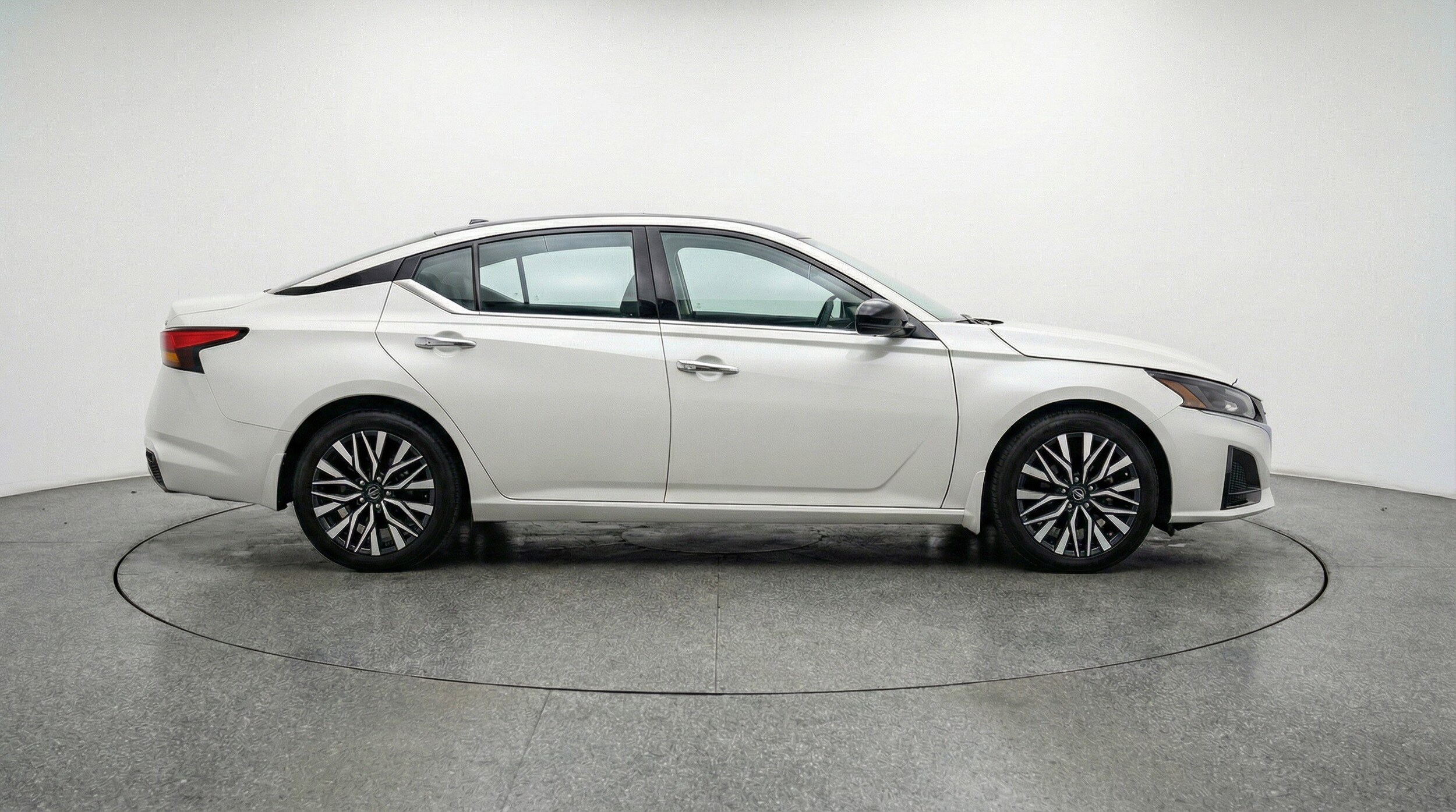 Thumbnail: 2025 Nissan Altima - 11