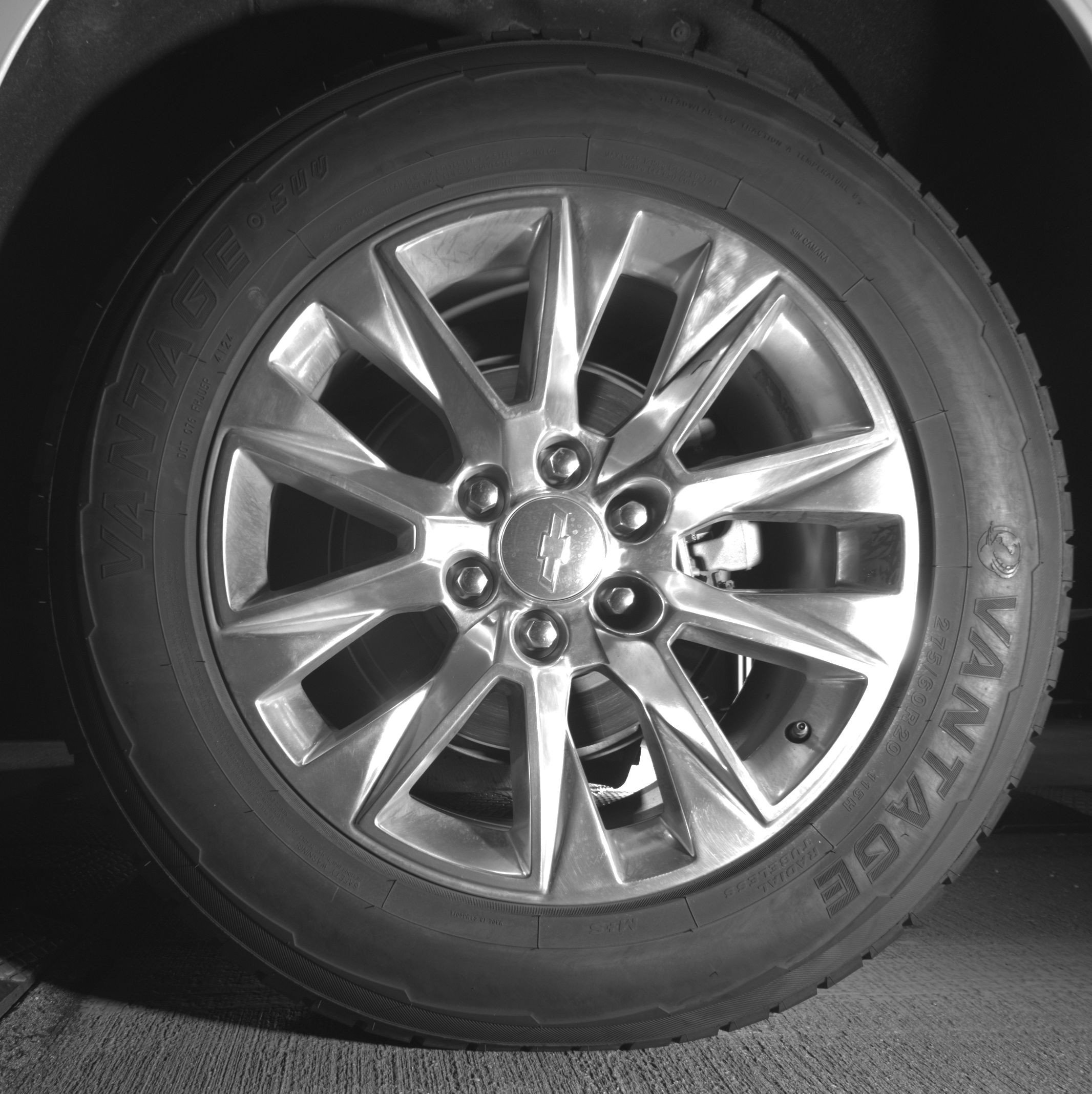 Thumbnail: 2023 Chevrolet Suburban - 14