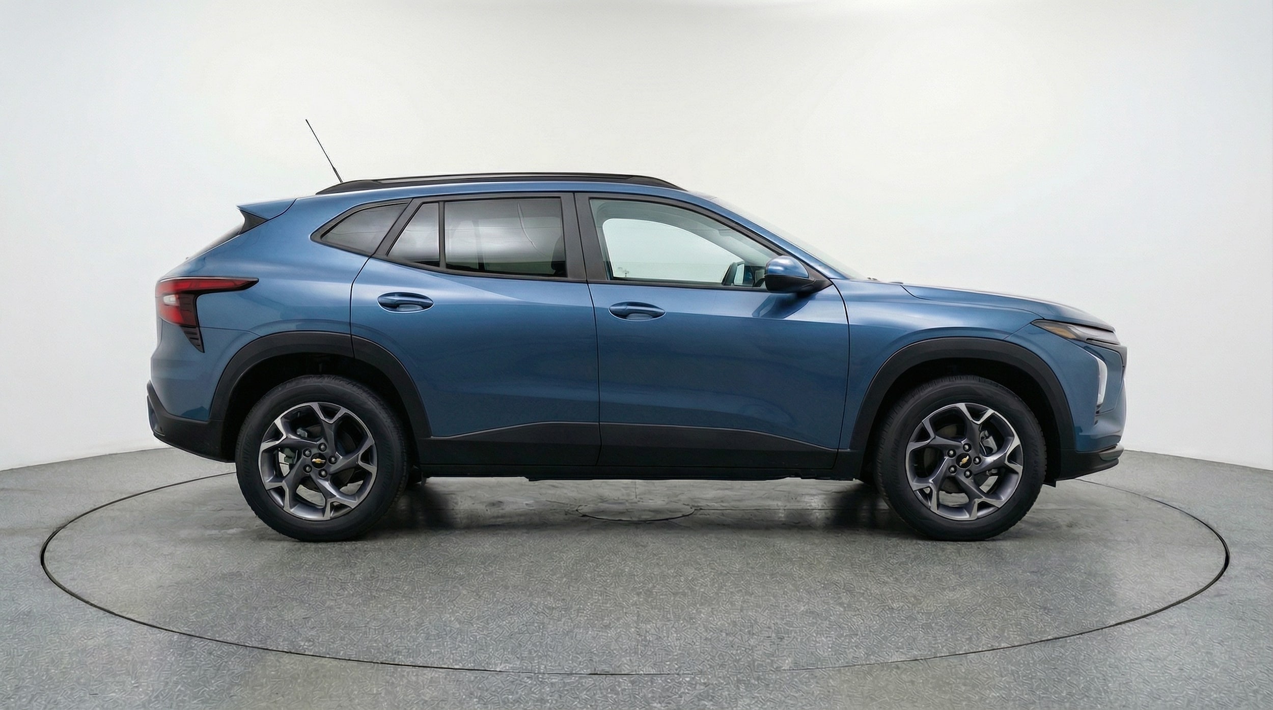 Thumbnail: 2025 Chevrolet Trax - 8